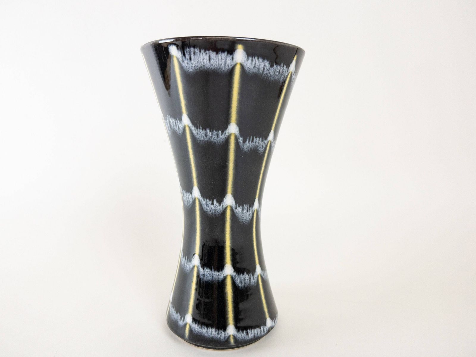 photo buy Dümler & Breiden vaas, mid-century West-Duits aardewerk, zwart wit geel decor
