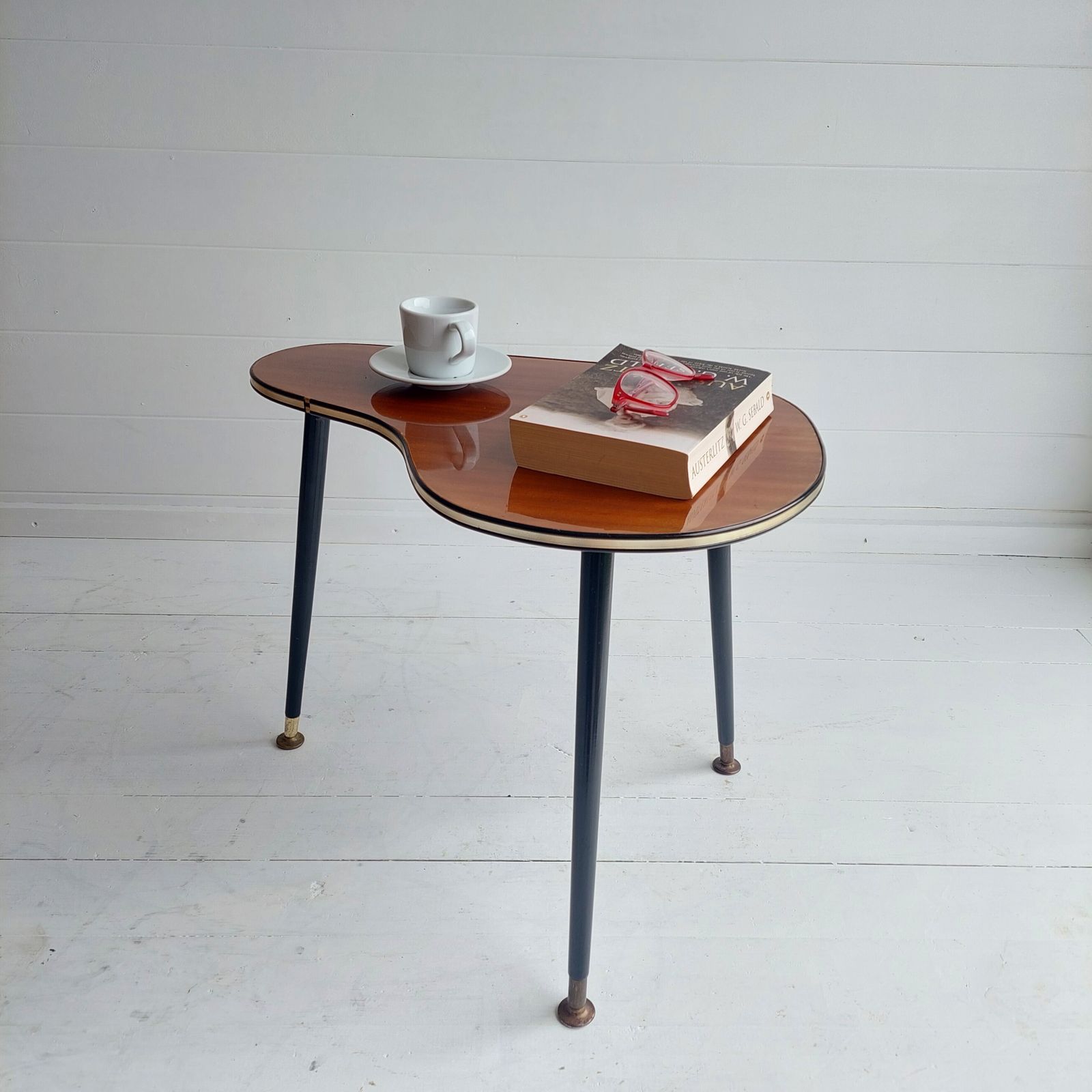 Mid Century Boomerang Side Table Vintage Kidney Walnut Small Table 50s photo vinterior