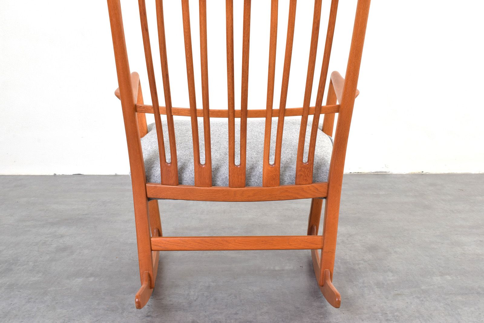 photo vintage Oak Ml33 Rocking Chair By Hans J. Wegner For A/S Mikael Laursen, 1950s