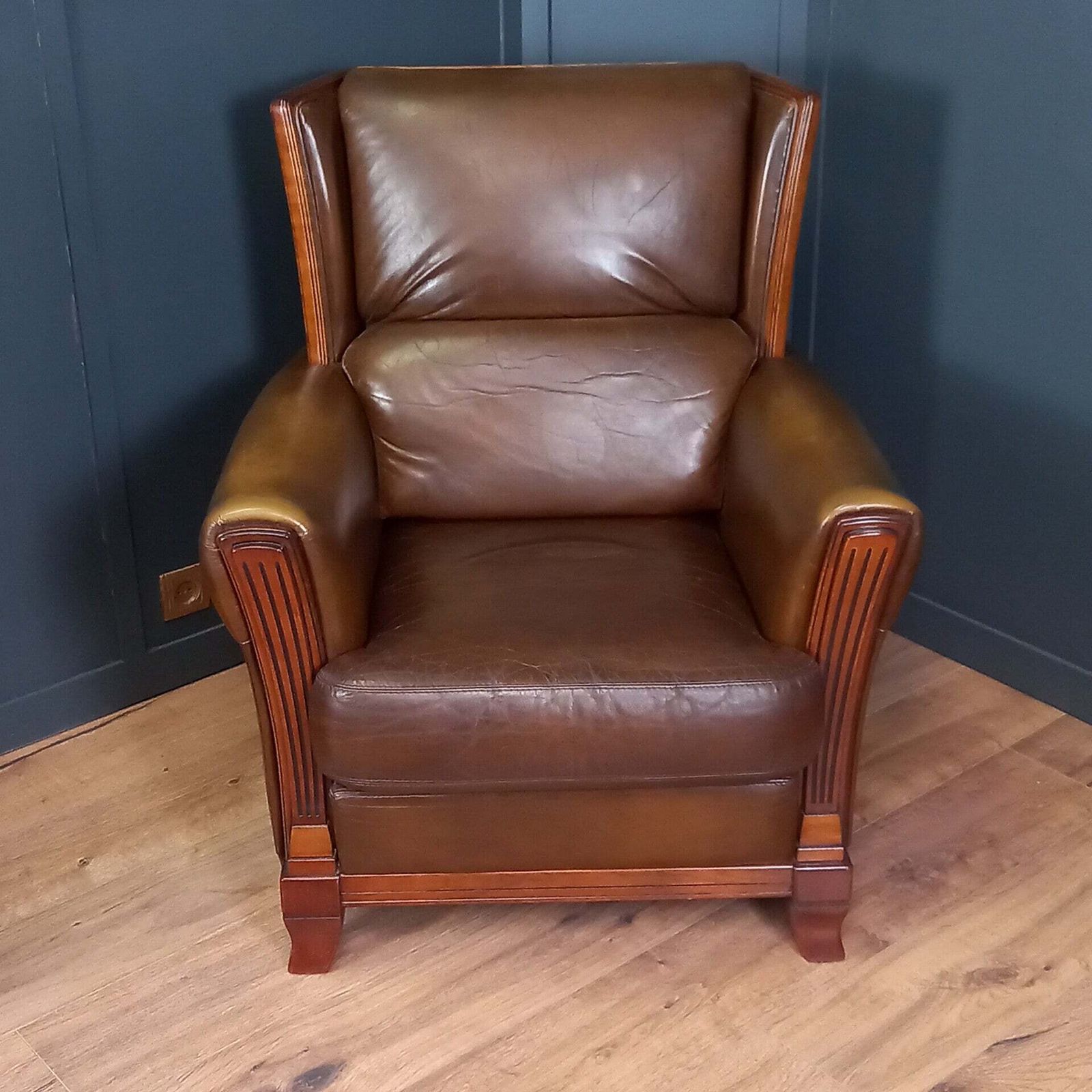 photo vintage Sheep Leather Art Deco Club Armchair