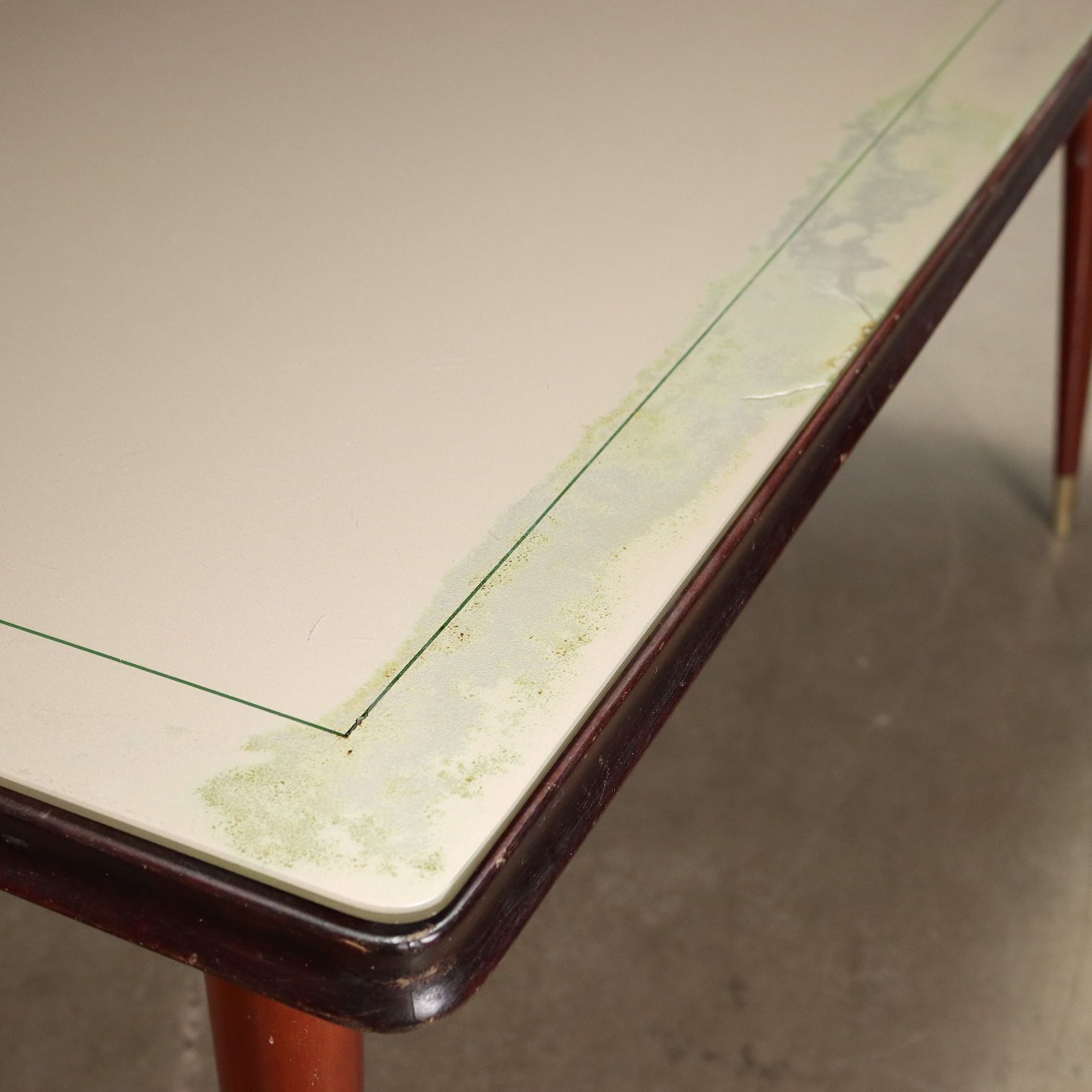 photo furniture Table Beech Italy 1950s 1960s