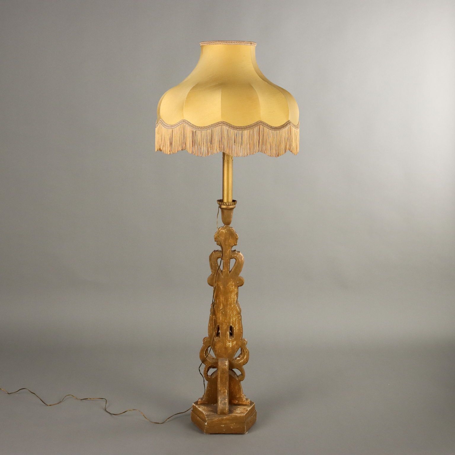 Bougeoir éclectique d'époque en bois sculpté, Italie, XIXe siècle photo vinterior