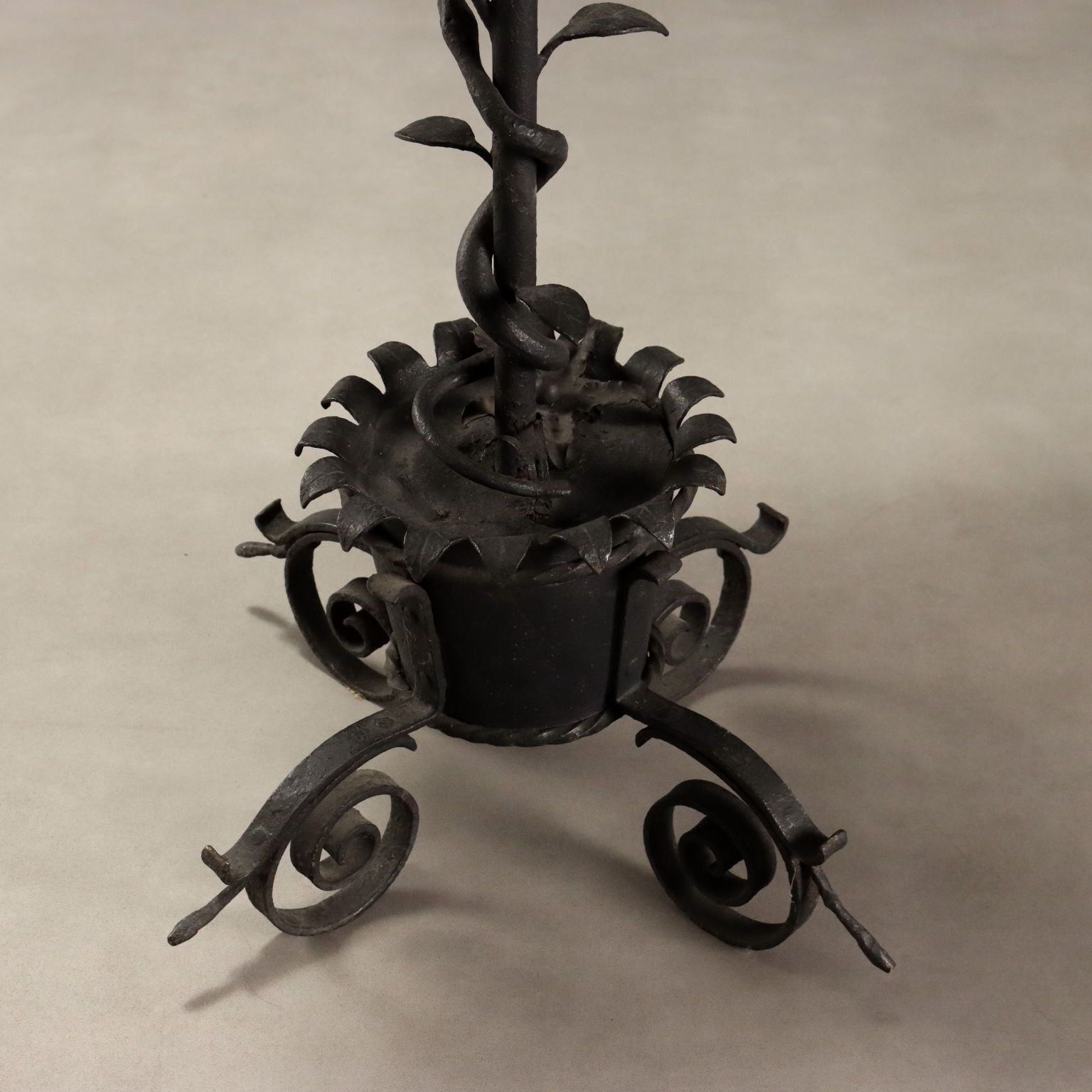 photo for sale Lamp Art Nouveau smeedijzer Italië XX eeuw