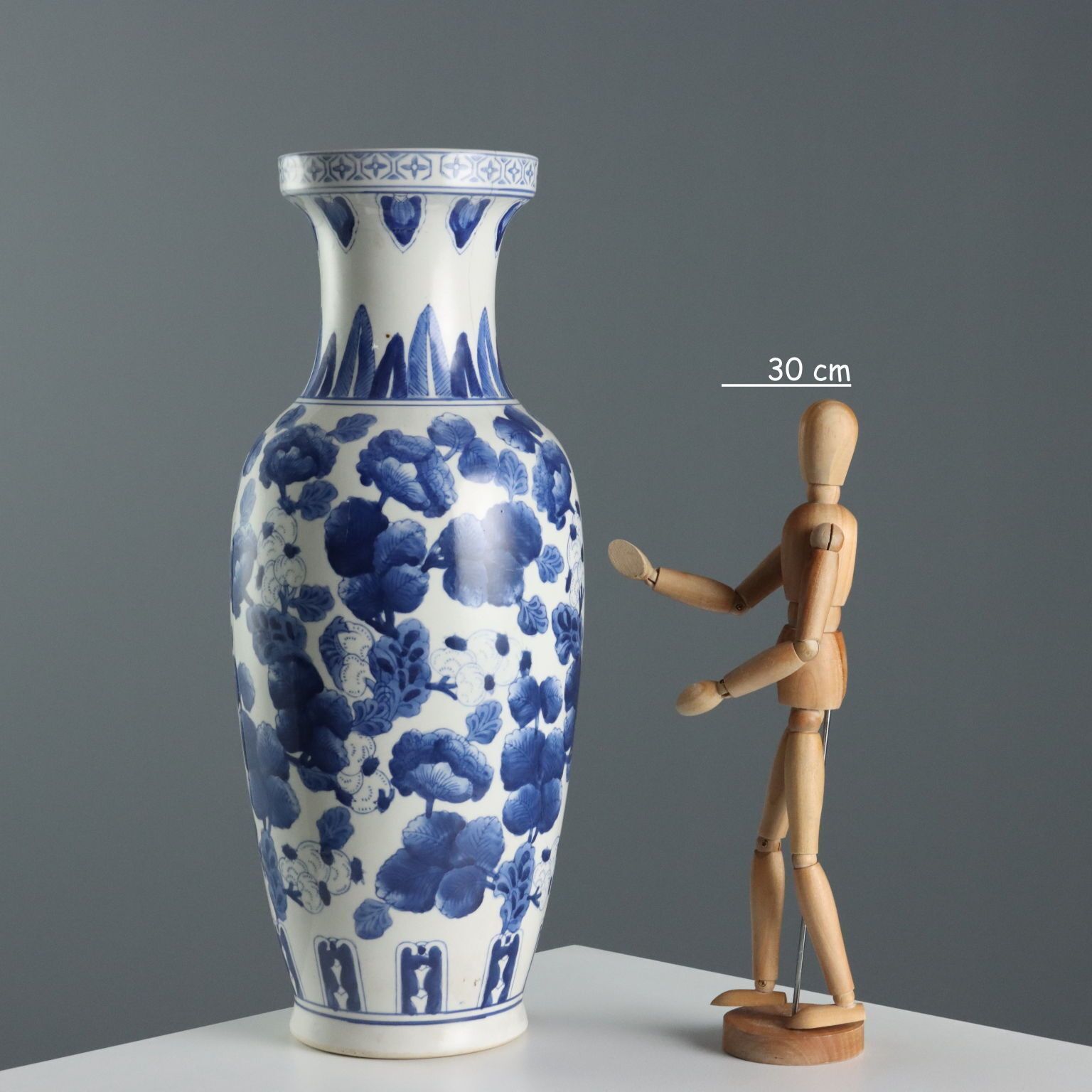 Antique Vase Porcelain Decorations China XX Century photo furniture