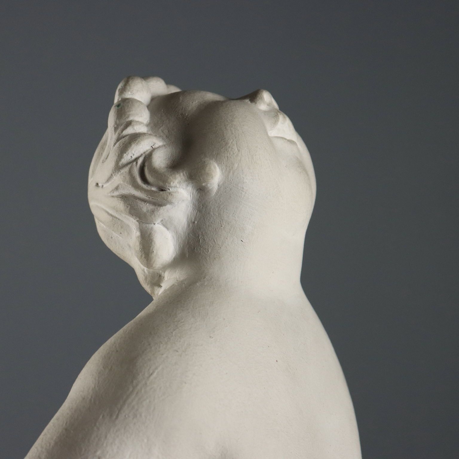 Sculpture contemporaine signée Walter Guidobaldi, plâtre, XXe siècle photo for sale