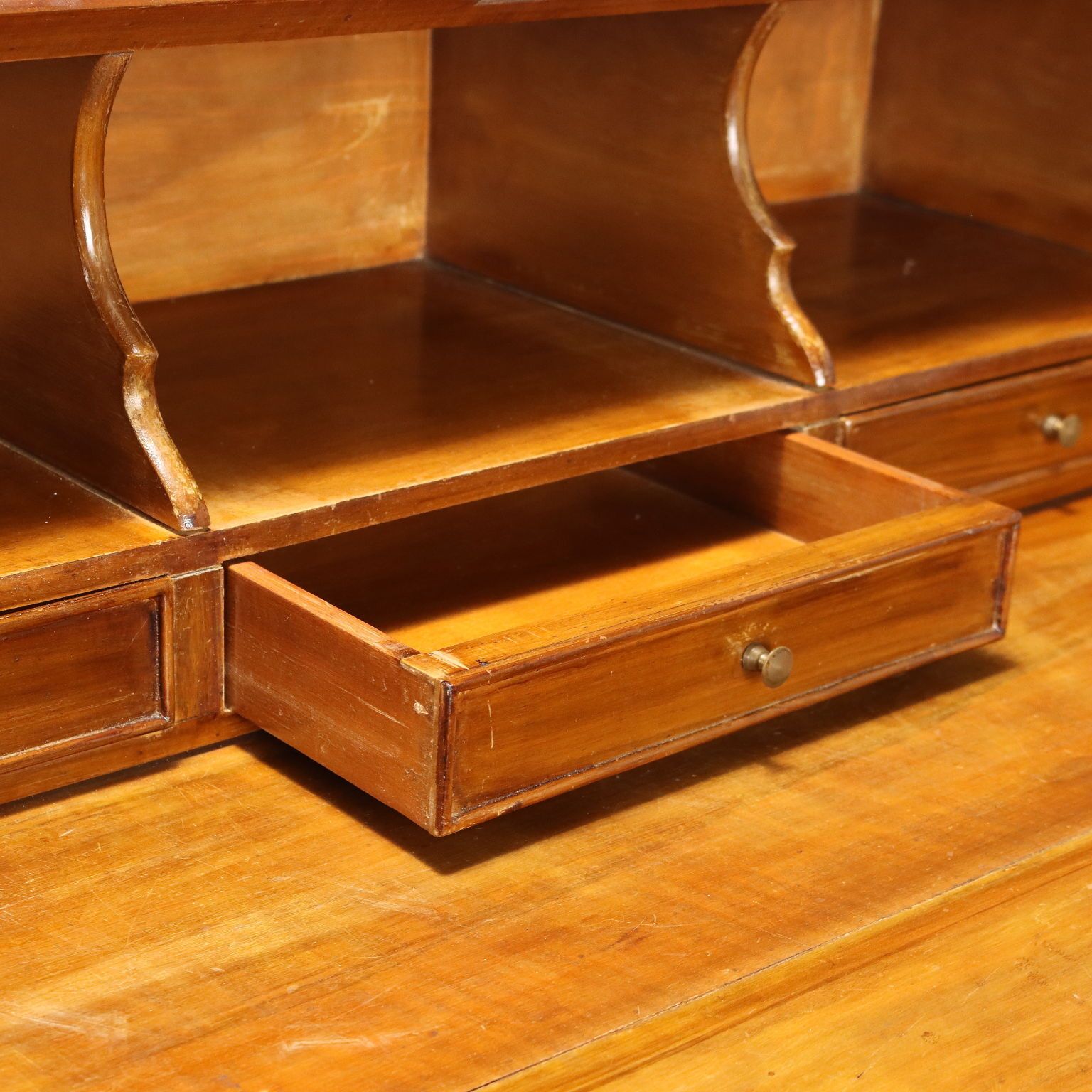 Cabinet à abattant d'époque, placage d'acajou, Italie, début du XXe siècle photo 480.0