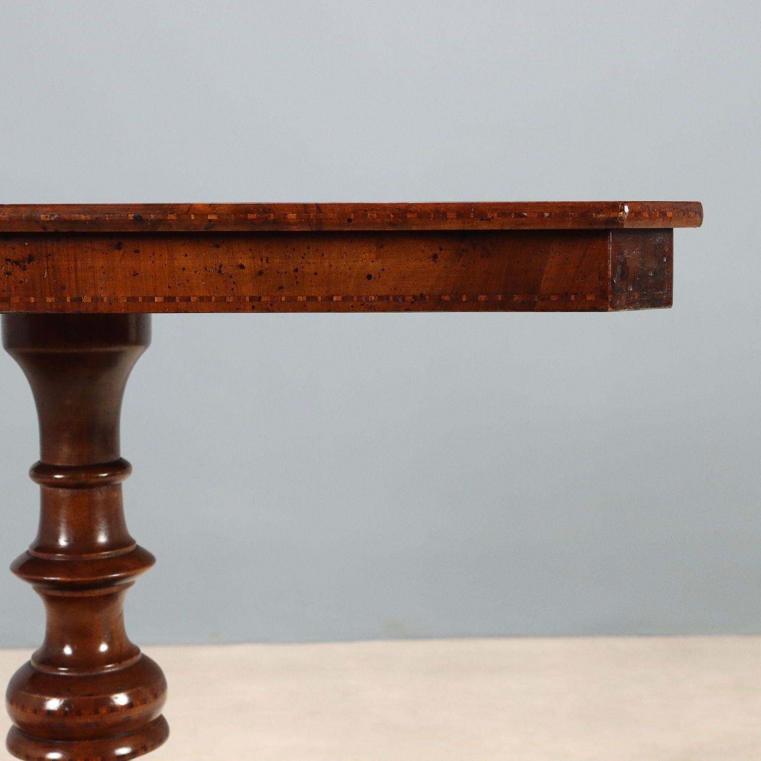 Table basse en noyer photo 640.0