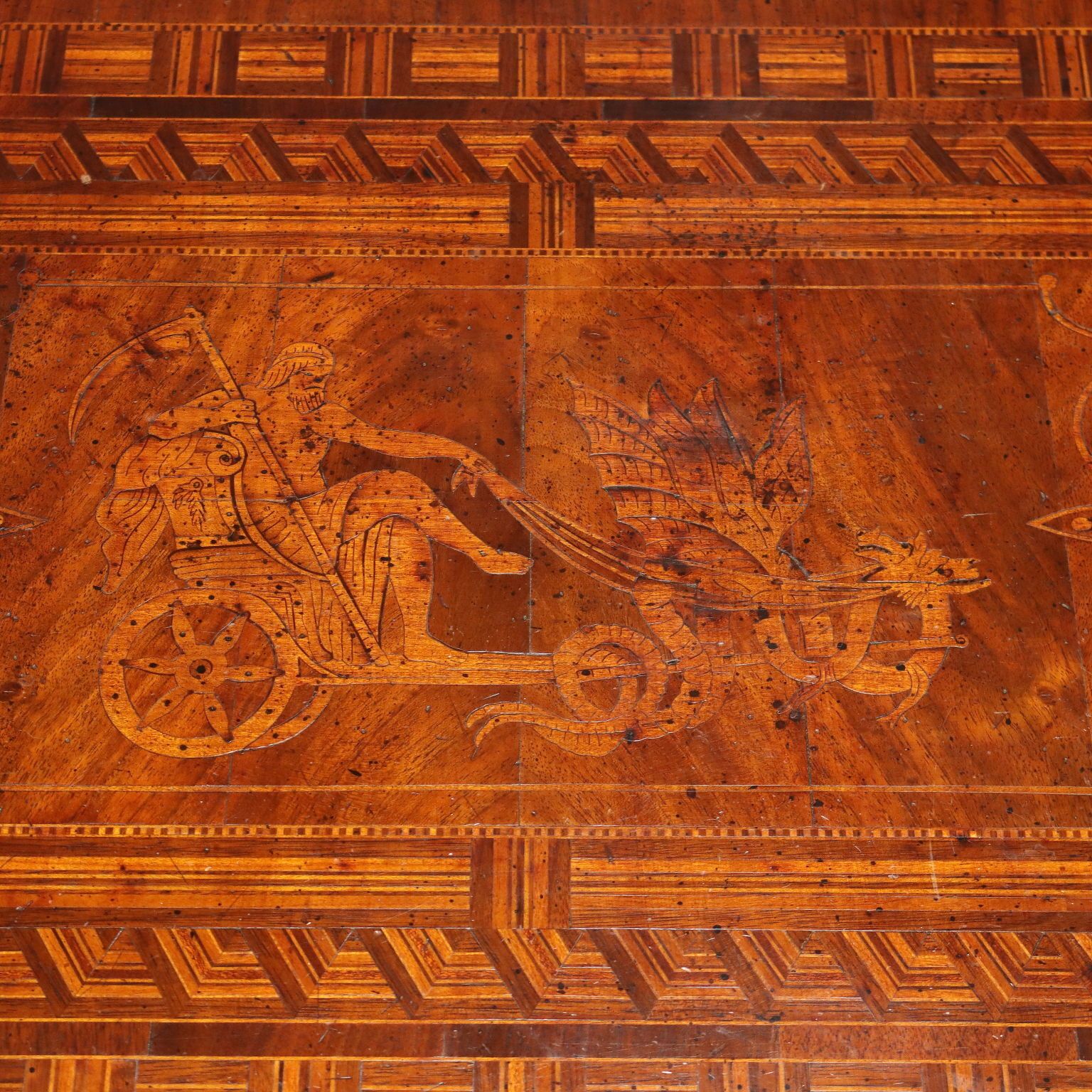 photo furniture Table basse en noyer