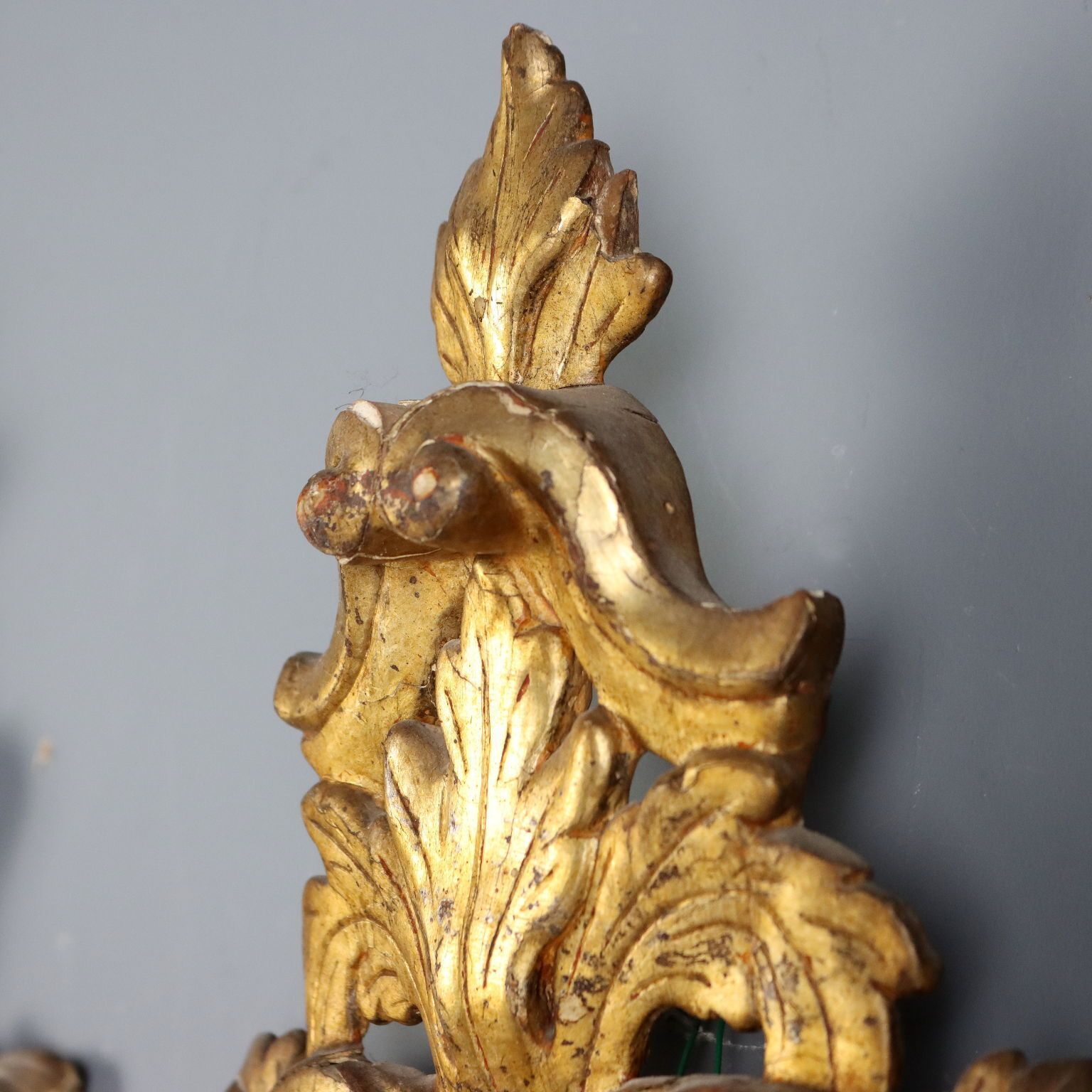 Petits miroirs d'époque en bois doré et fer, Italie, XVIIIe siècle photo Décoration