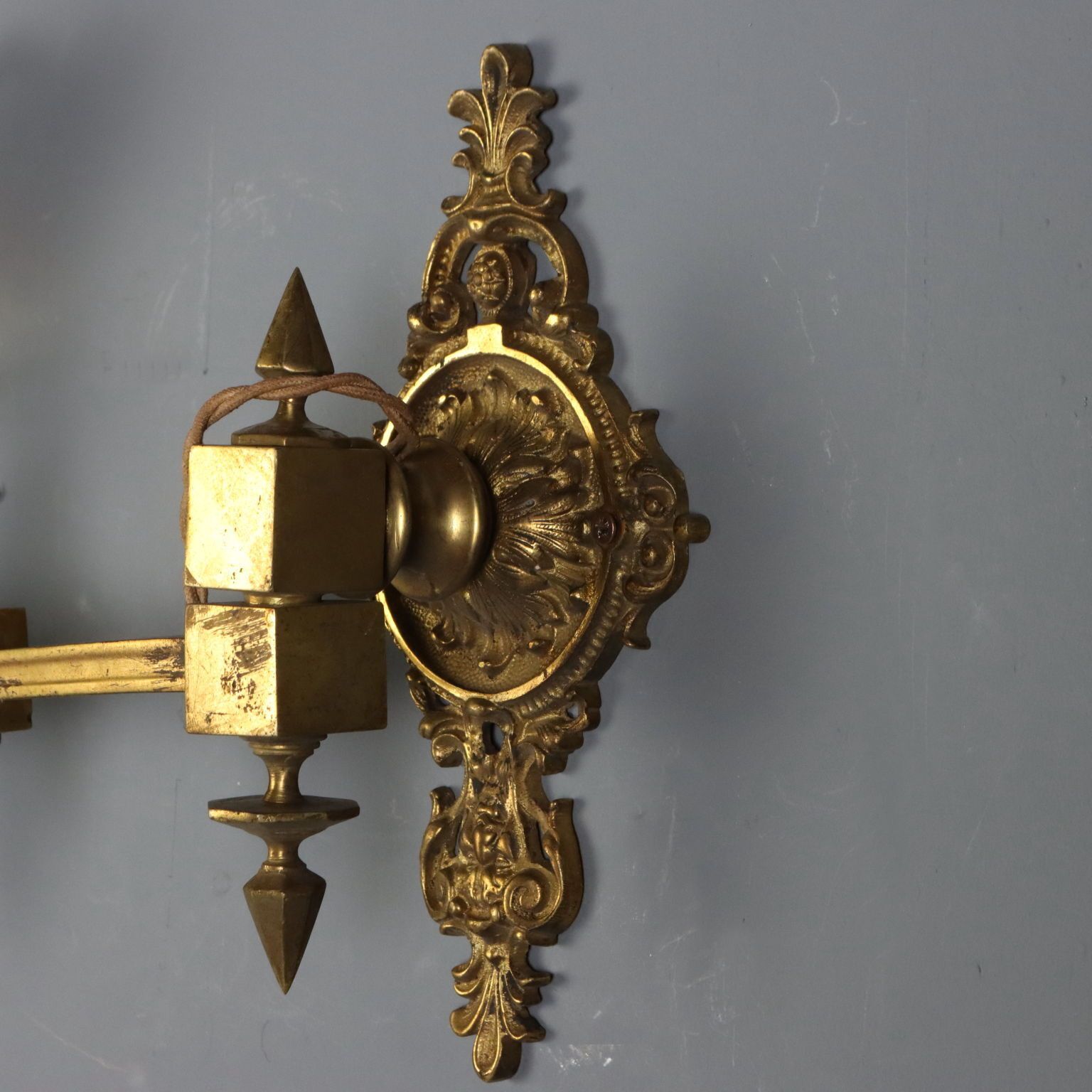 Coppia Di Applique In Stile photo buy