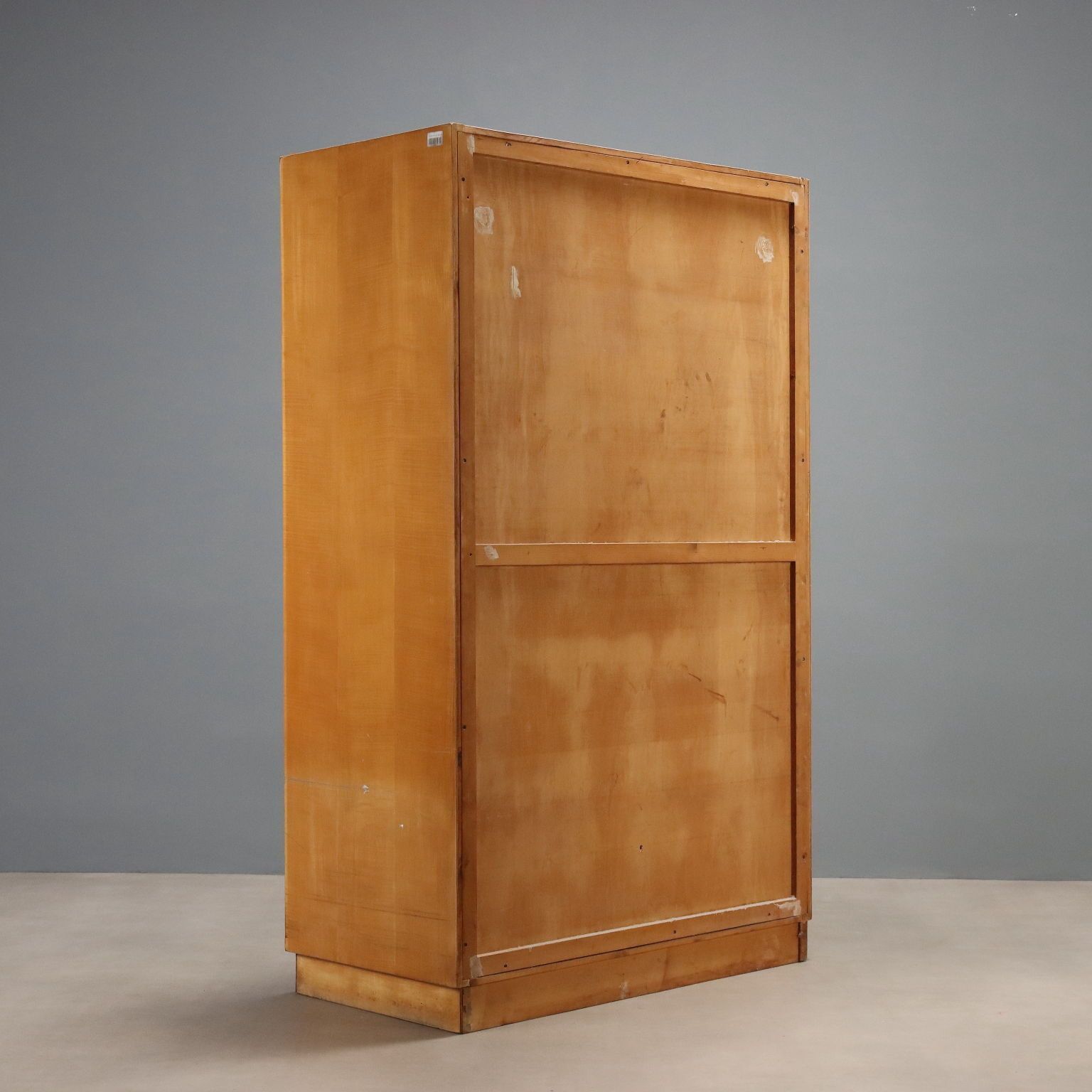 520.0 Vintage Wardrobe Maple Veneer Design Italy 1950s photo