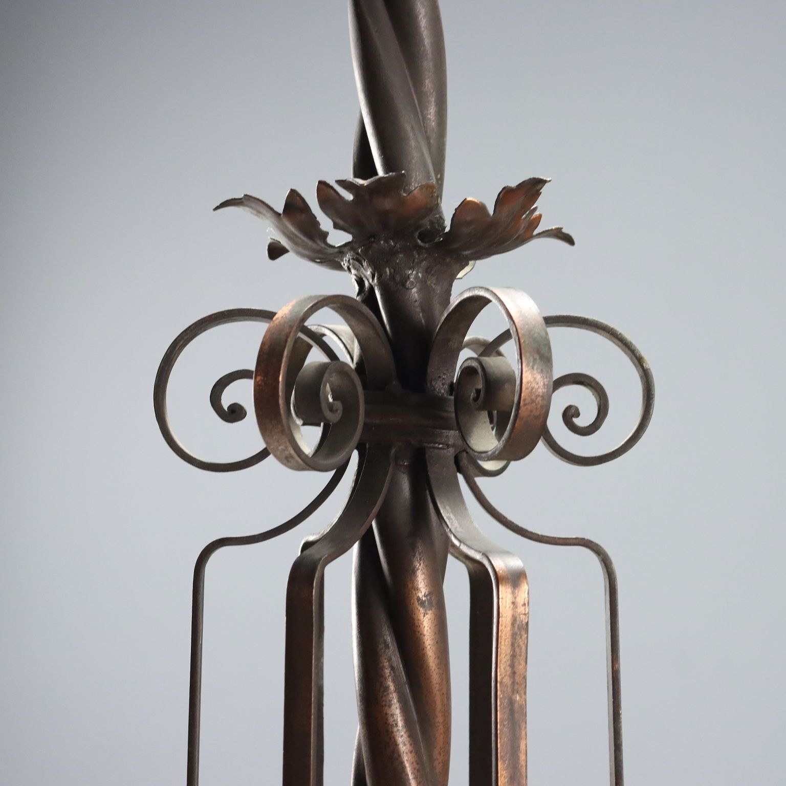 photo furniture Chandelier Art Nouveau Metaal 6 Lichten Italië XX Eeuw