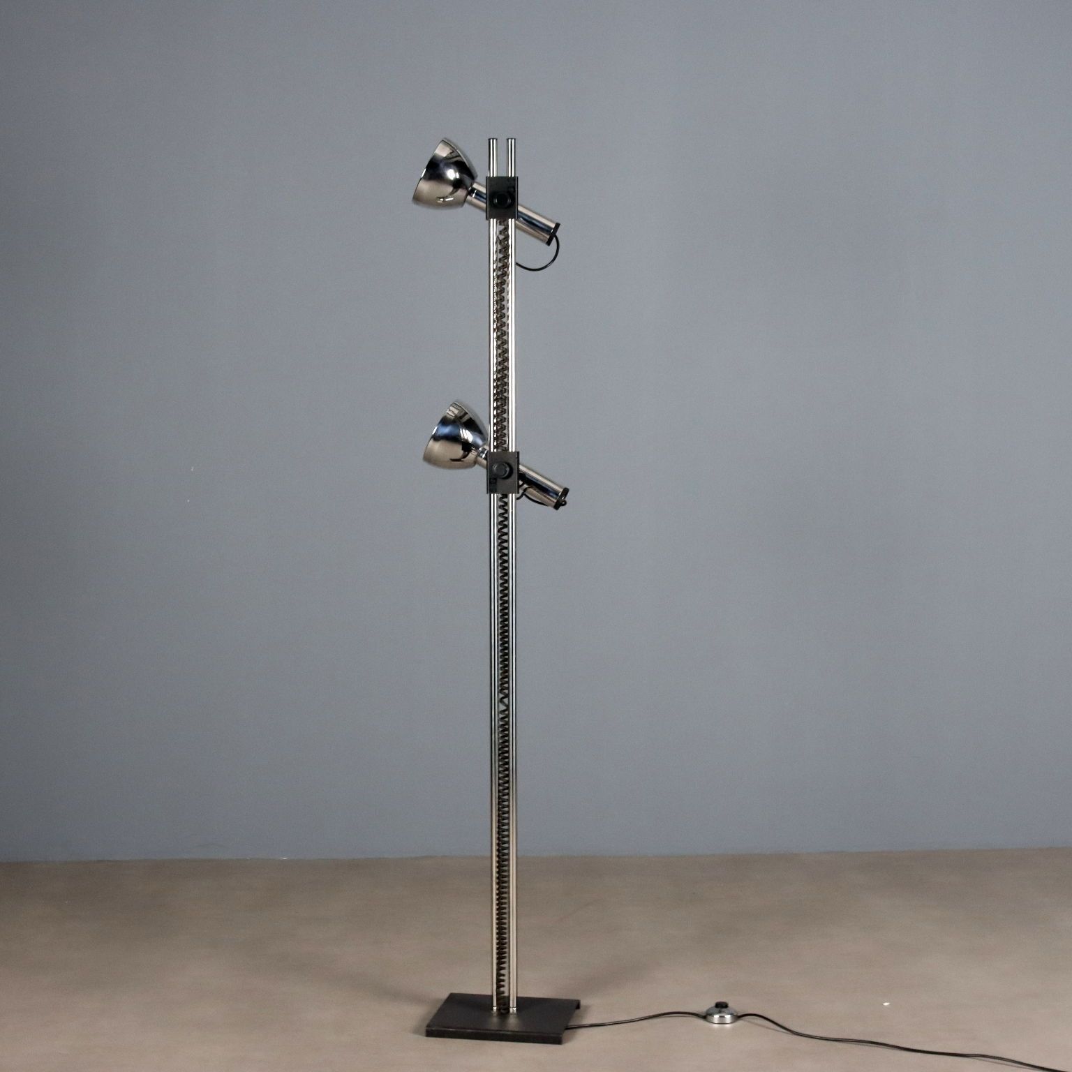 photo furniture Vintage Floor Lamp Lacquered Metal Design Italy 1970s