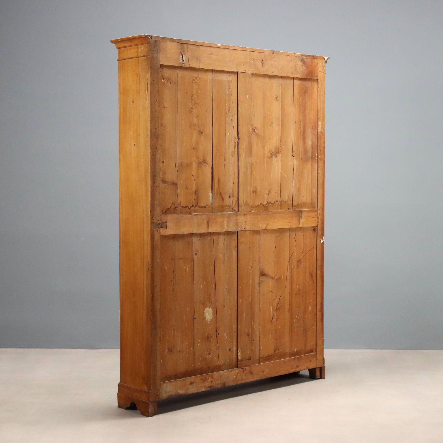 photo furniture Antique Bookcase Walnut Fir Glass 5 Shelves Italy XIX Century