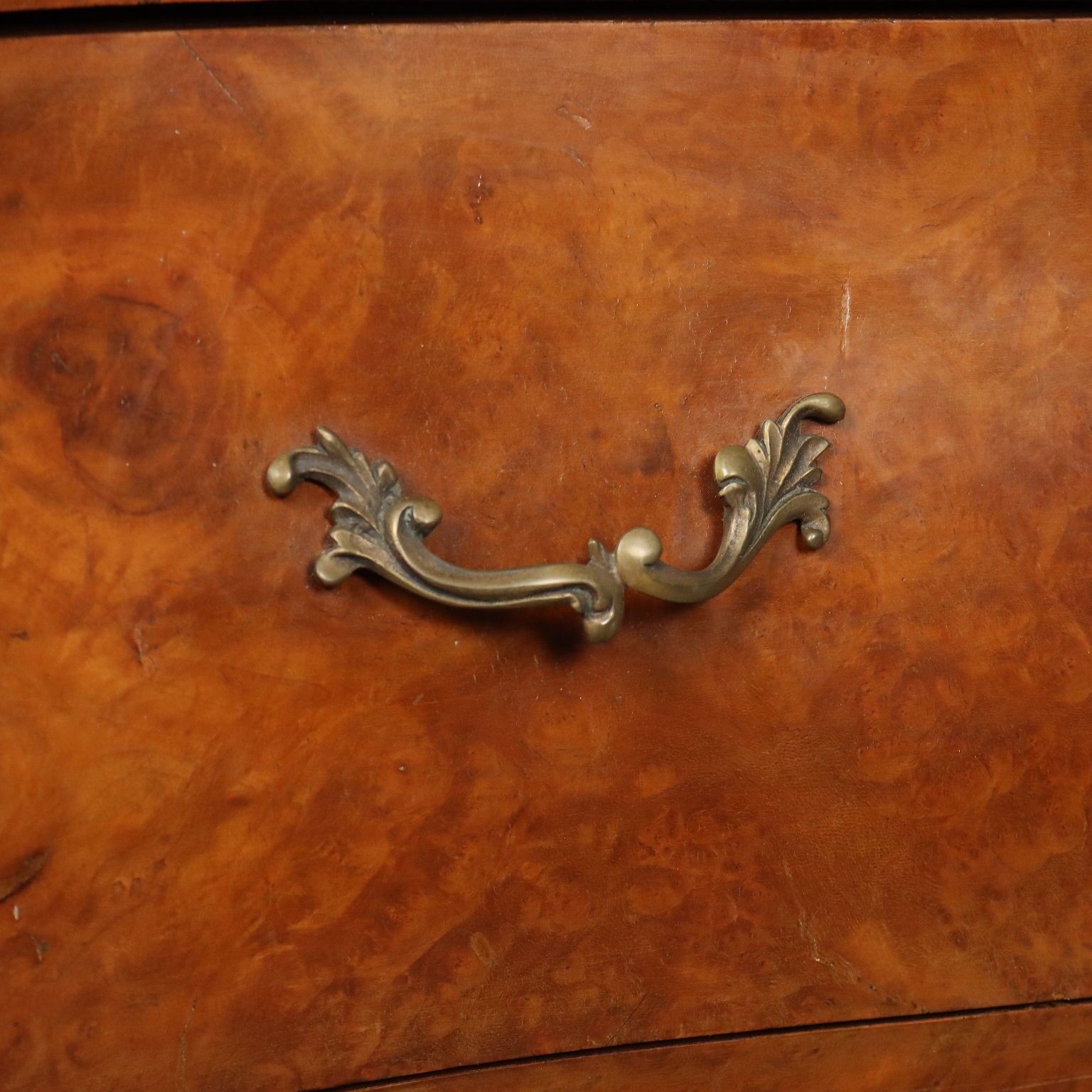 Commodes de style baroque en noyer, XIXe siècle photo buy