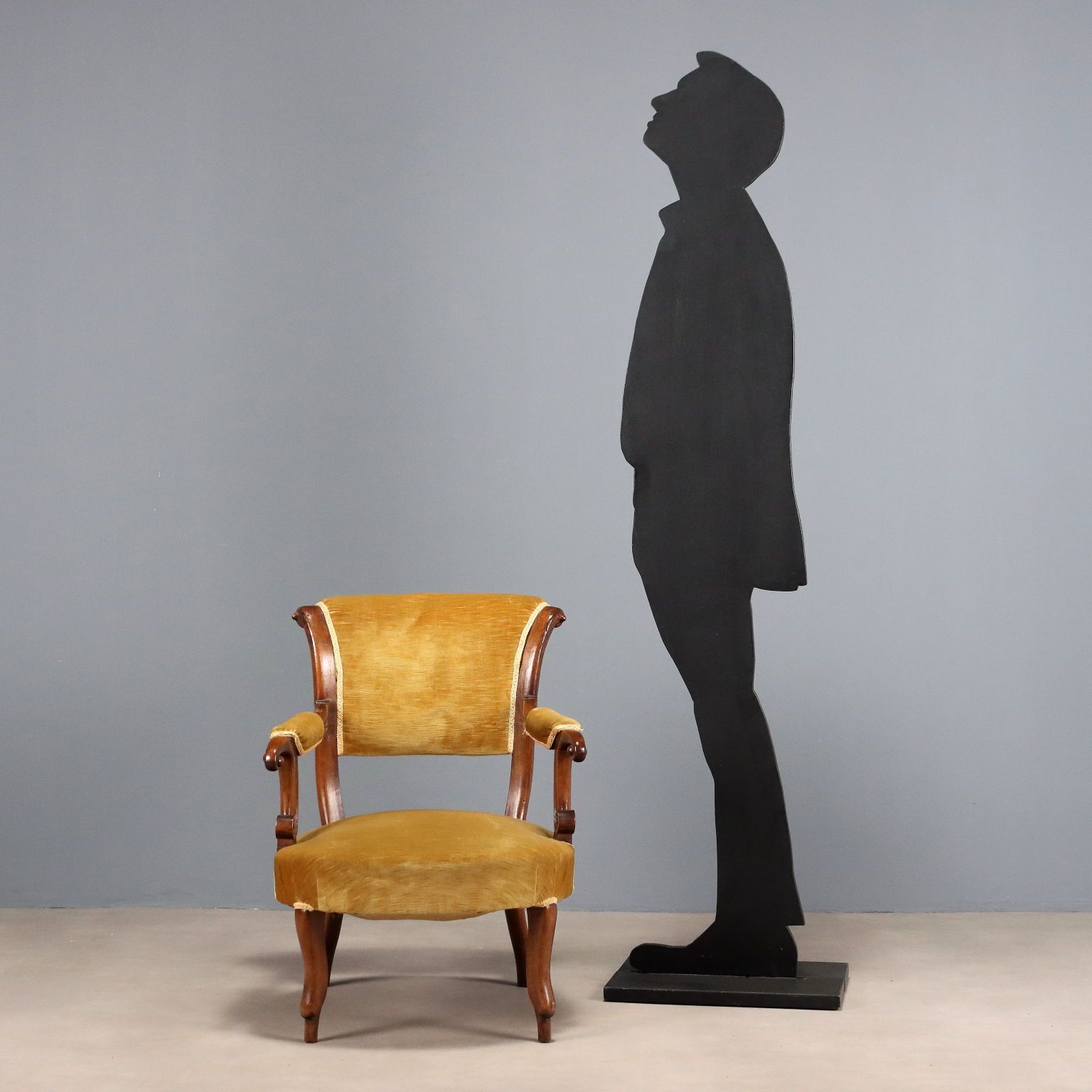 Fauteuil d'époque en noyer et tissu, Italie, fin du XIXe siècle photo for sale