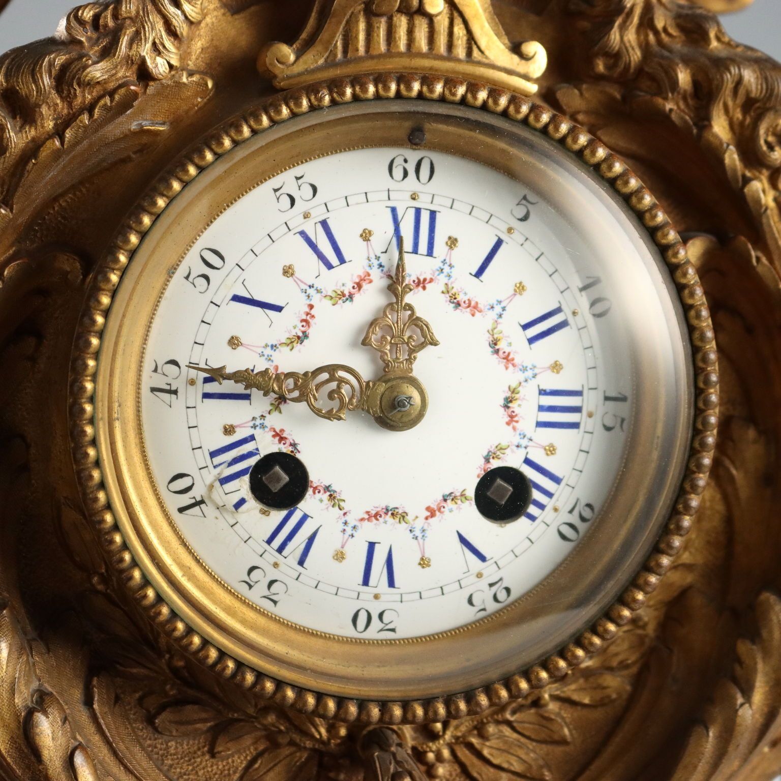 Pendule de cheminée d'époque de style éclectique en bronze, France, XIXe siècle photo 520.0