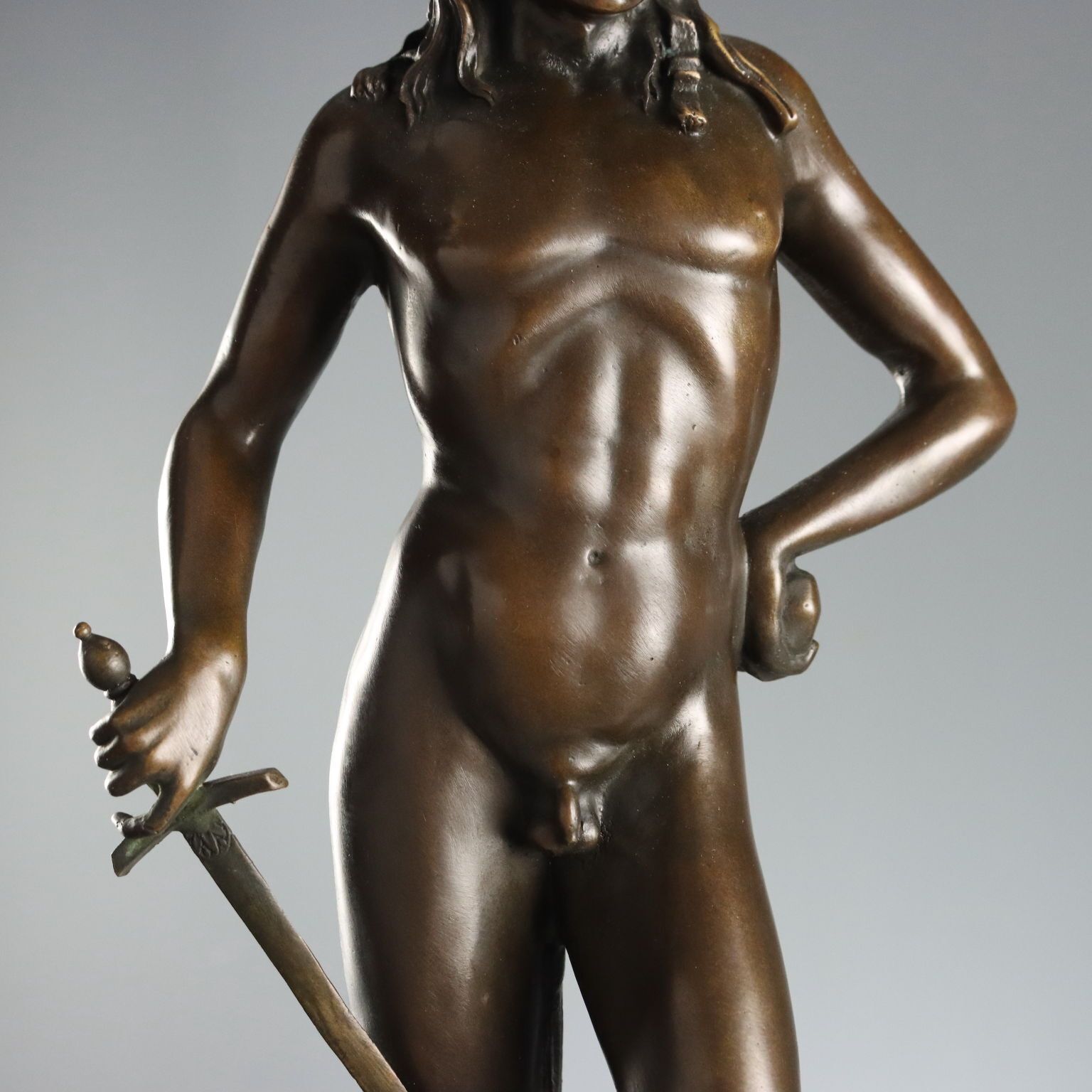 Sculpture en bronze d'époque, copie du David de Donatello, Italie, XXe siècle photo Décoration