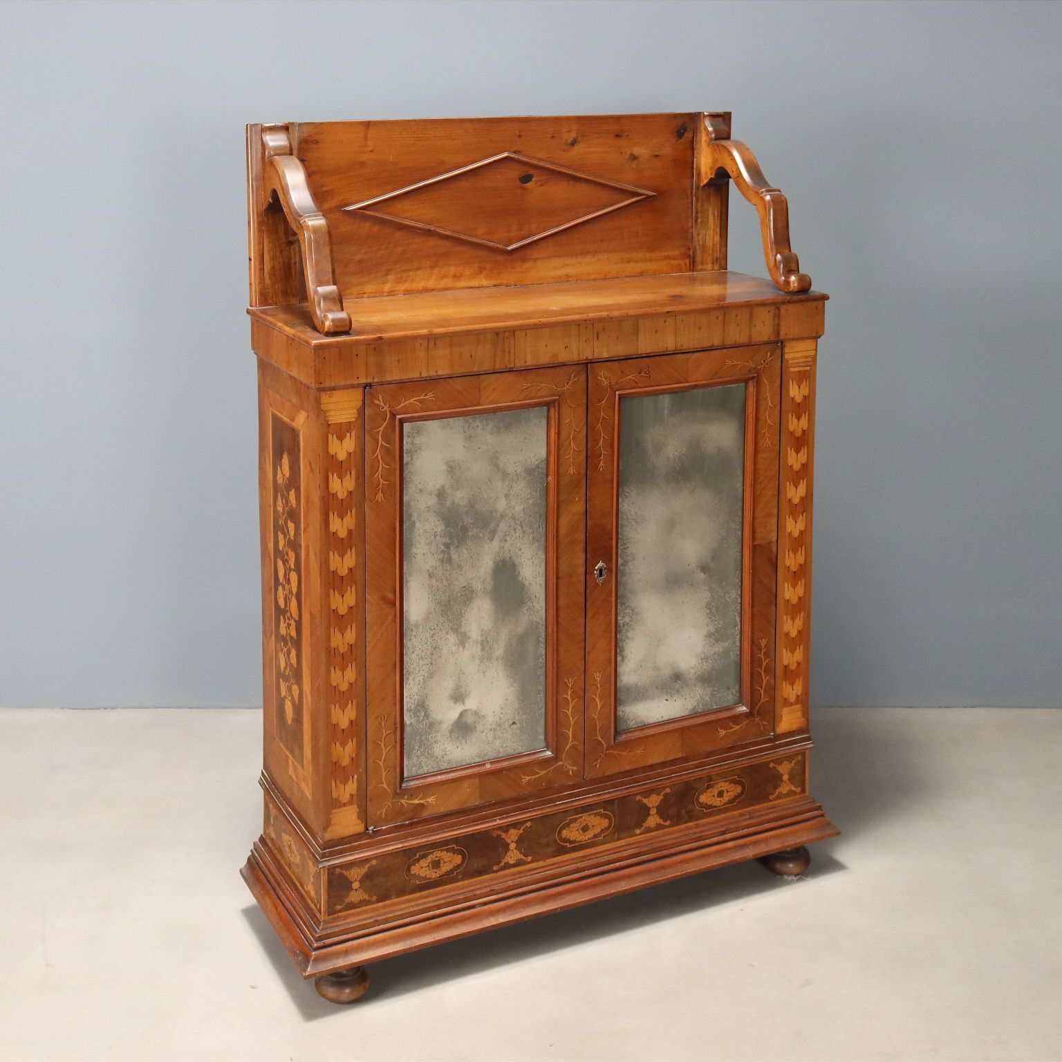 Armoire d'époque en cerisier et érable, Italie, XIXe-XXe siècle