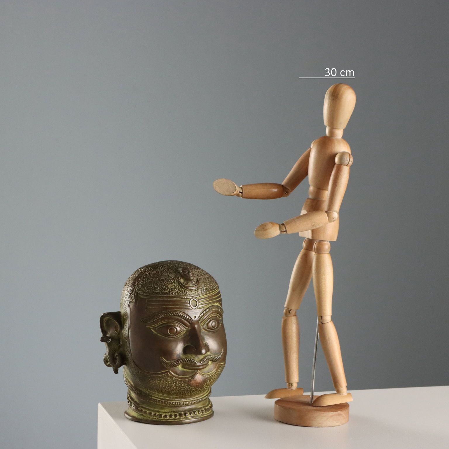 Tête de Shiva Mukhalingam en bronze d'époque, Inde, XXe siècle photo furniture