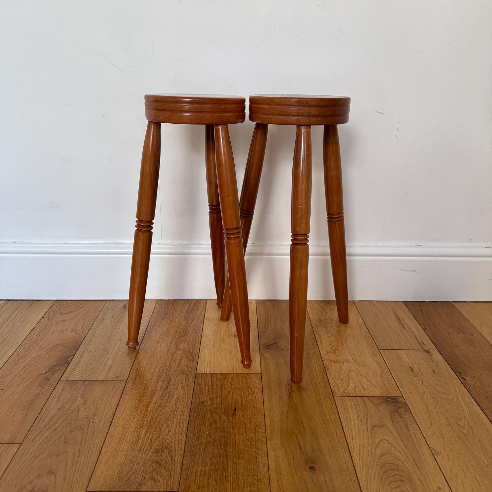 Vintage Wooden Three‑Leg Stools – Hand‑Turned Solid Wood Rustic Farmhouse Seating / Side Tables