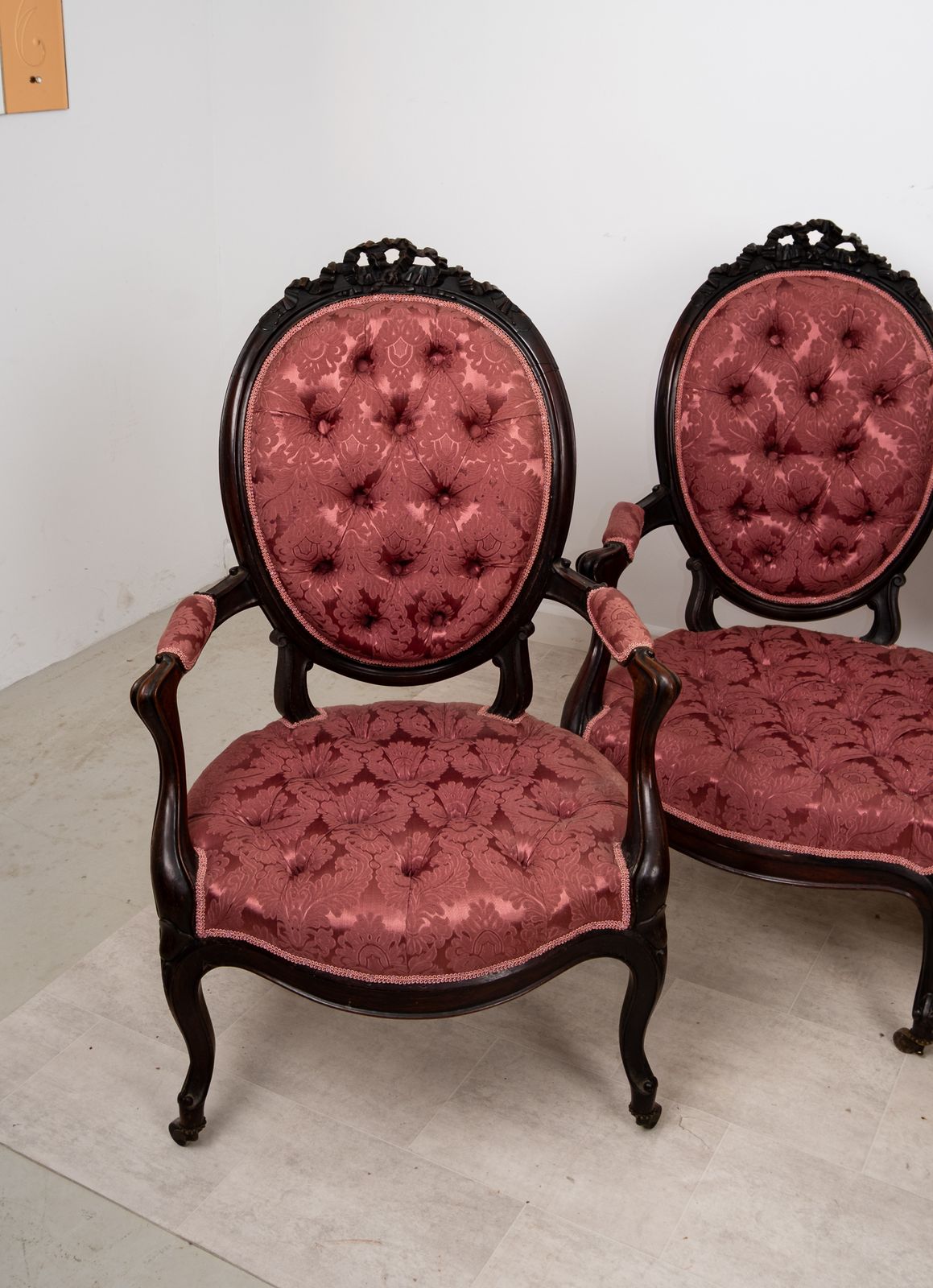 Victorian Mahogany Three Piece Salon Suite With Deep Buttoned Upholstery C.1880 photo Furniture