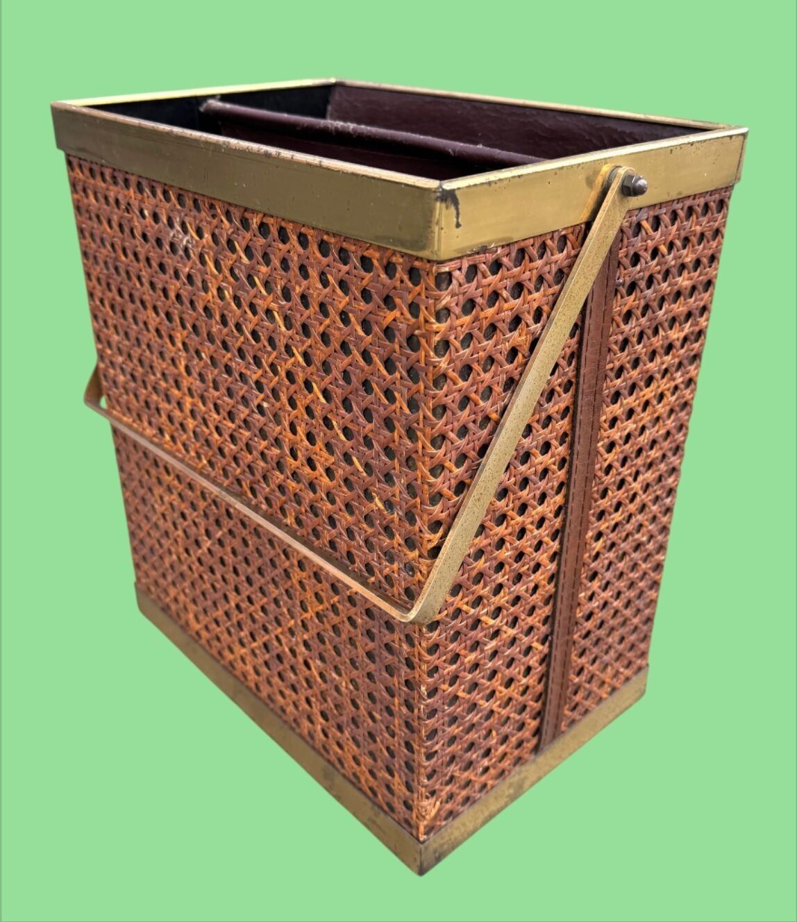 photo vinterior An Italian 1970s Rattan And Gilt Metal Magazine Rack