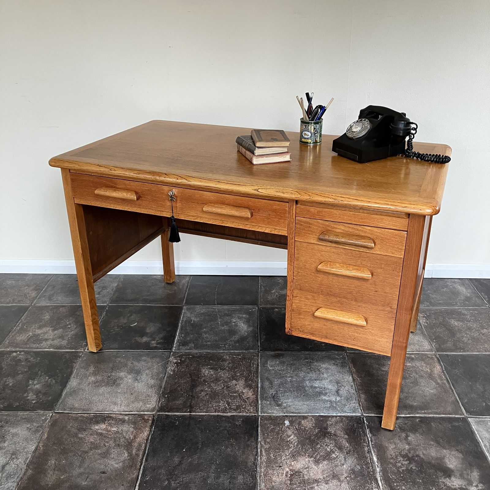 Refurbished Mid Century 1950's Oak Teacher's Desk By Abbess, Lockable photo Furniture