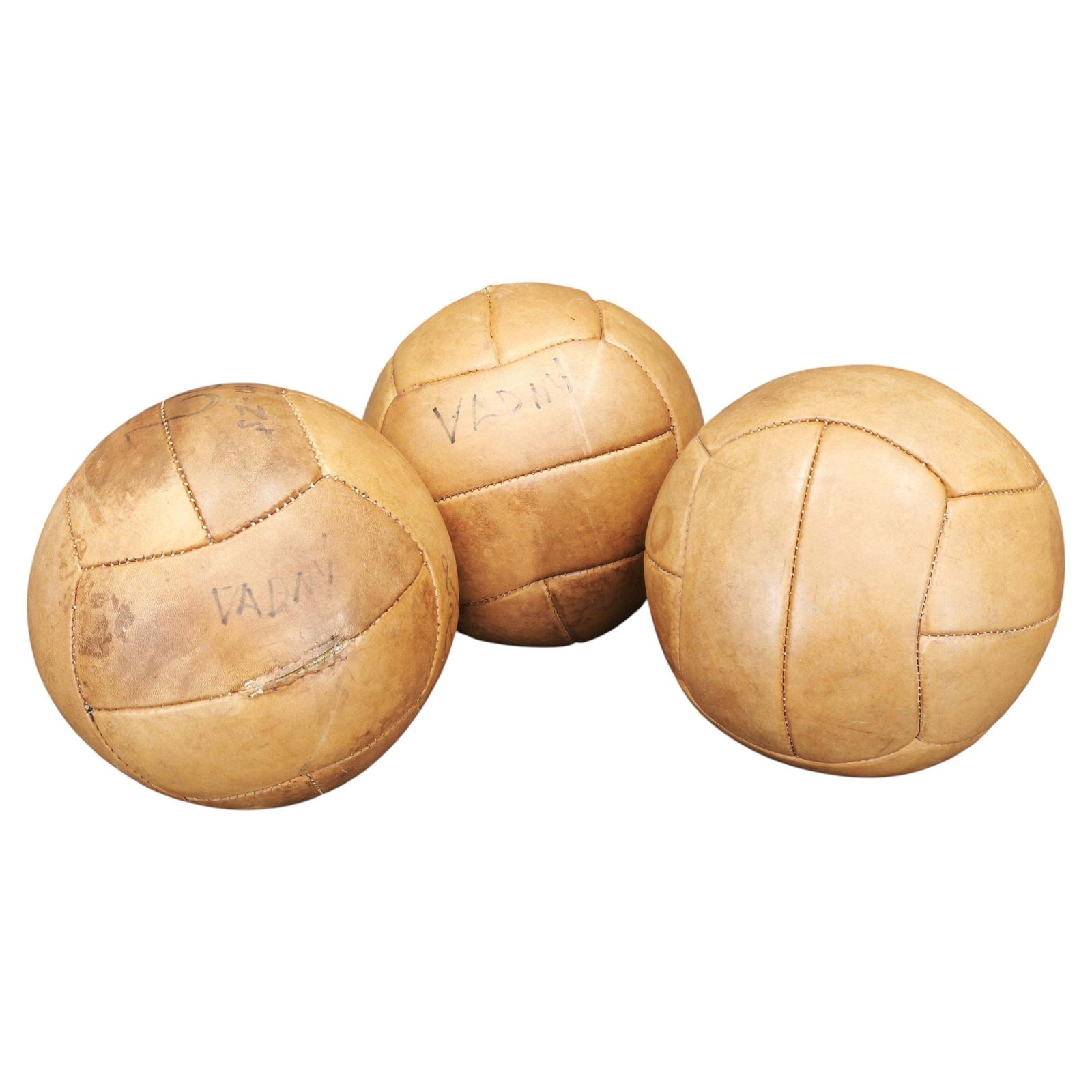 Set van drie Tsjechische leren medicijnballen, ca. jaren 1950