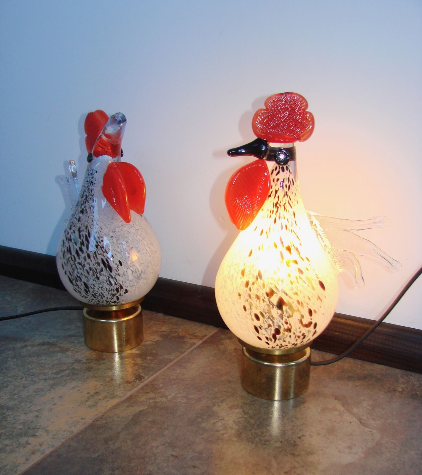 Vintage Rooster And Hen Lamps: Artistic Glass From The 1980s photo 189.0