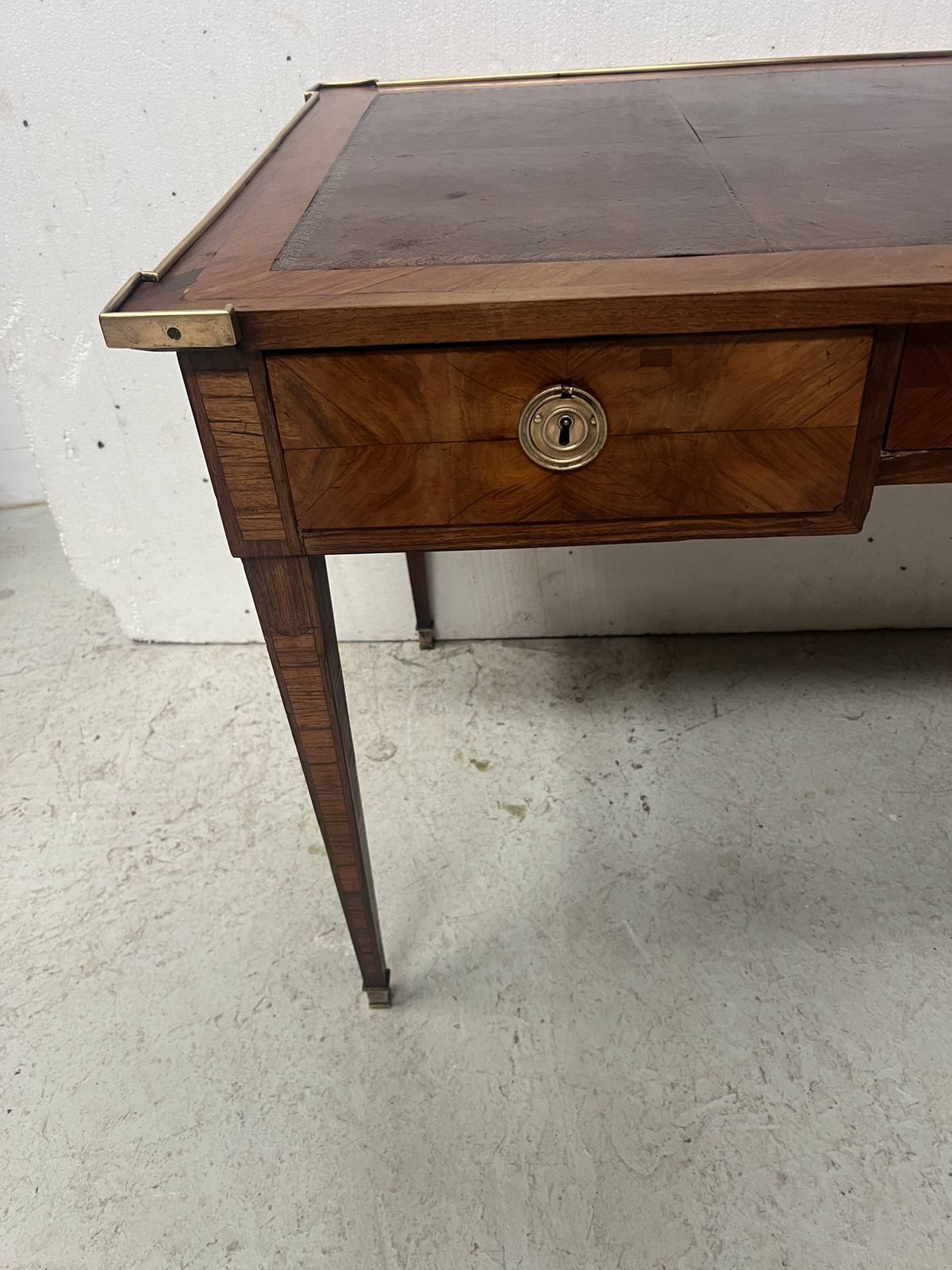 Louis XVI Flat Desk In Mahogany Veneer And Rosewood, 18th Century. photo Furniture