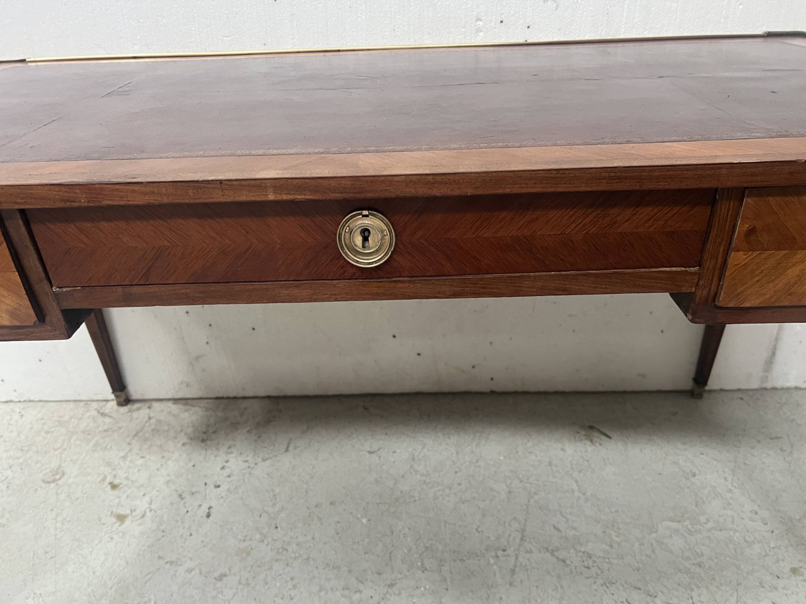 Louis XVI Flat Desk In Mahogany Veneer And Rosewood, 18th Century. photo 3137.0