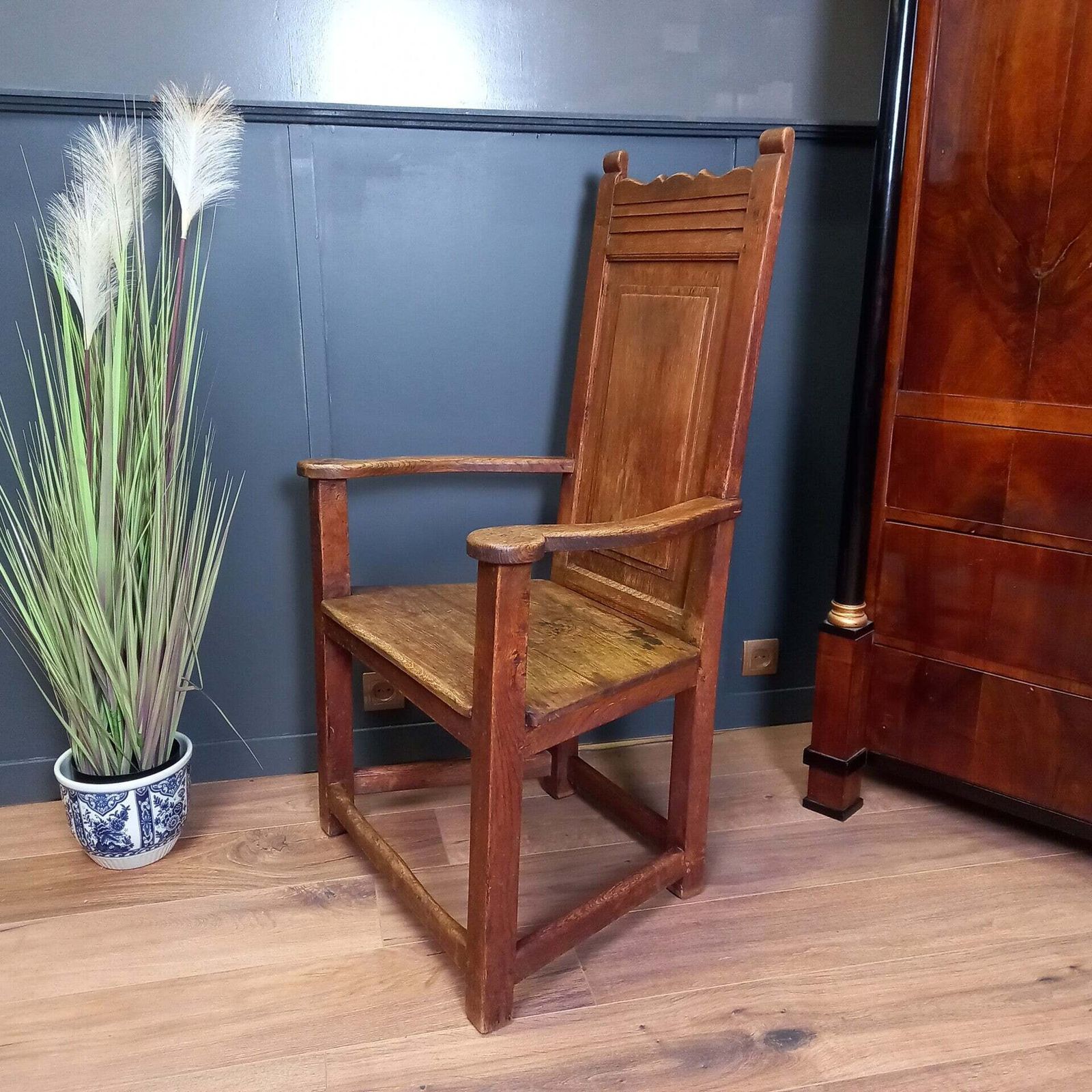 Wainscott Chair, 1700s photo furniture