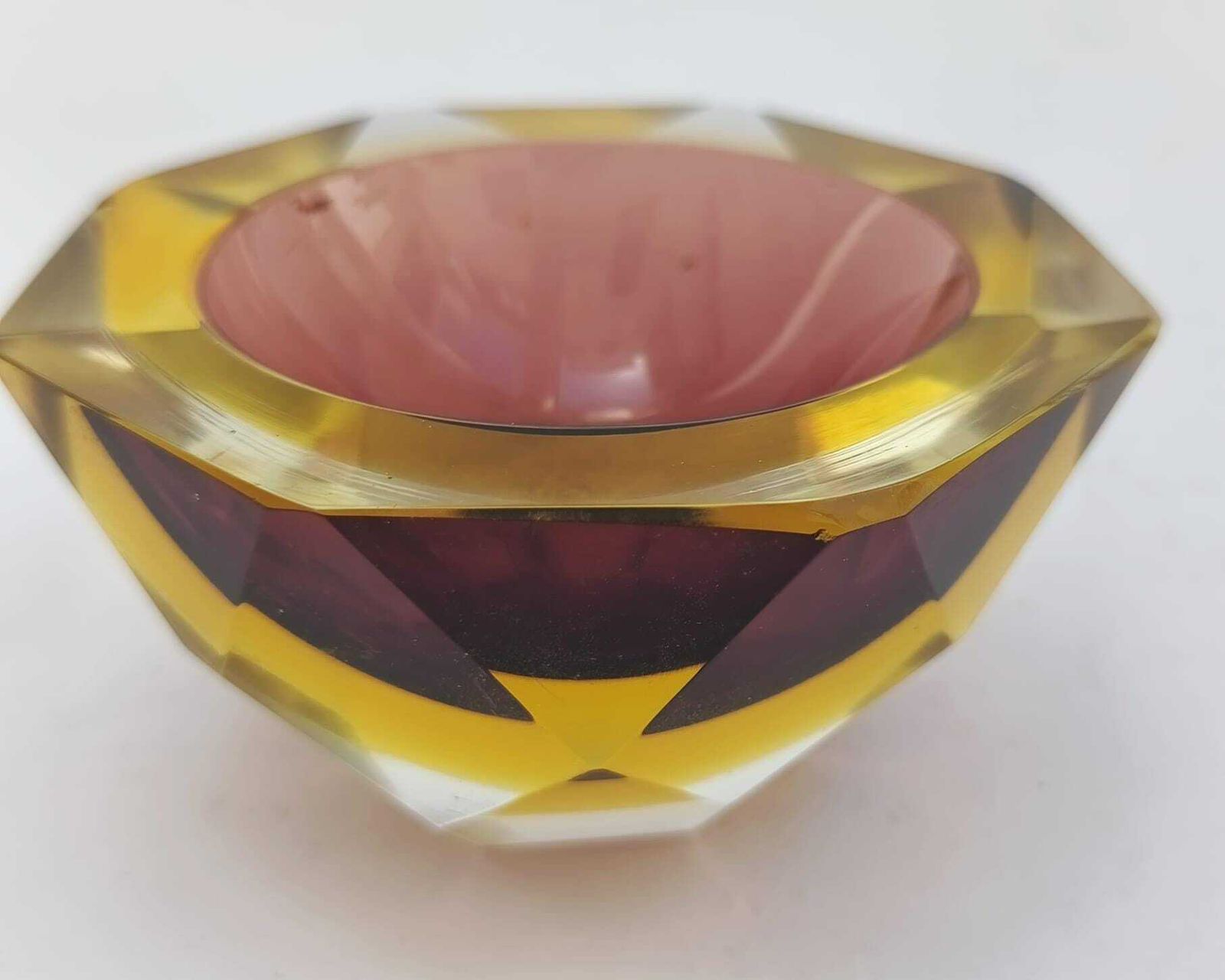 photo vinterior Vintage Murano Glass Bowl, Submerged, Designed By Poli Mandruzzato, Yellow And Burgundy, From The 1970s.