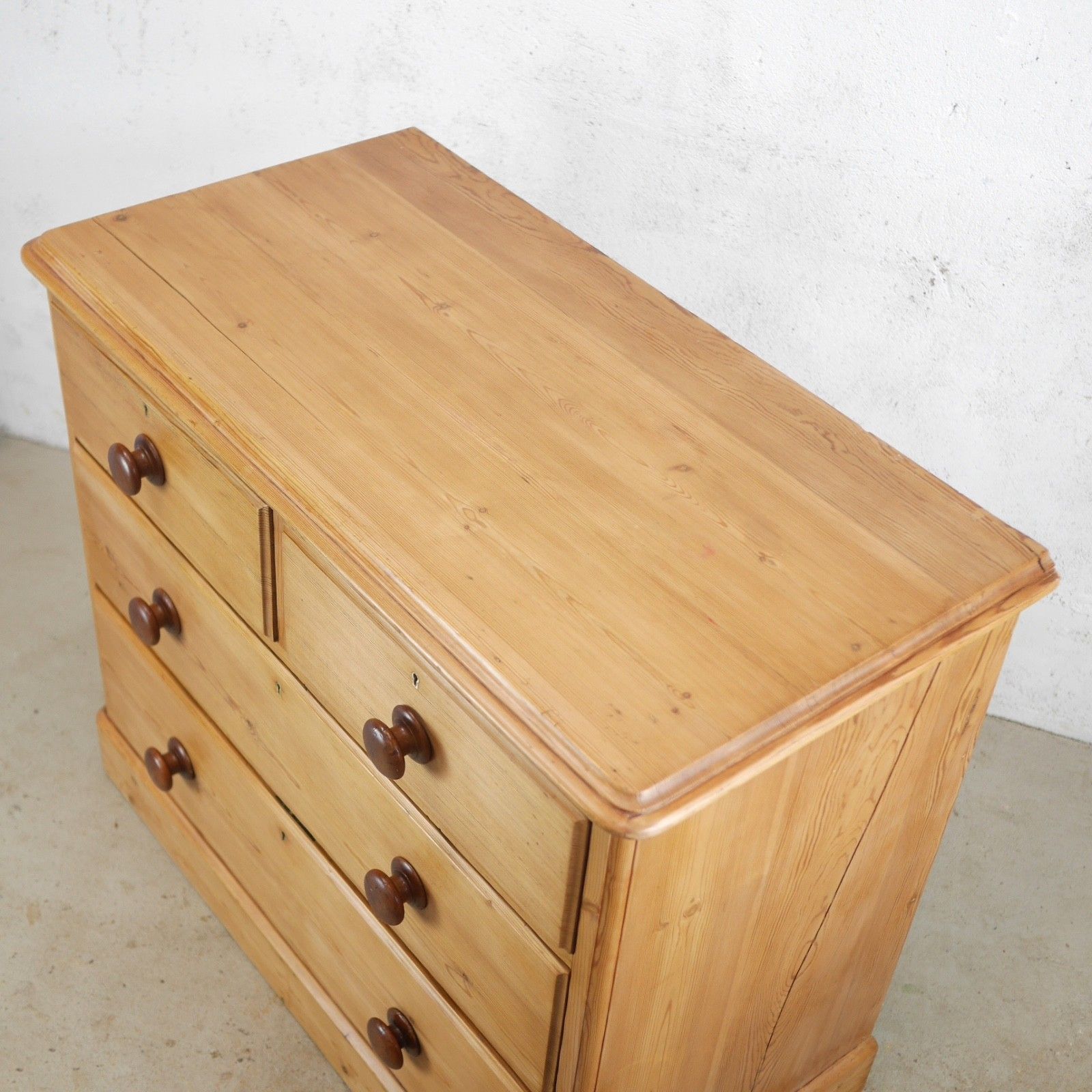 photo furniture Antique 19th Century Victorian Stripped Pine Chest Of Drawers #103202