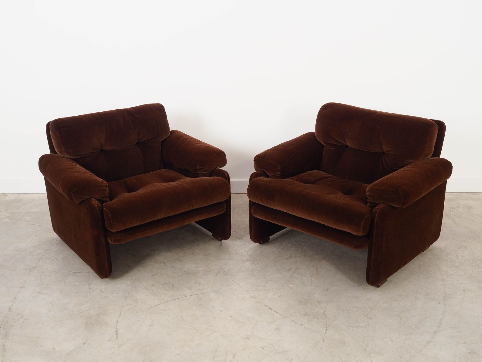 photo vintage Bruine fauteuil Coronado, Italiaans design, jaren 1960, fabrikant: B&B Italia, ontwerper: Tobia Scarpa