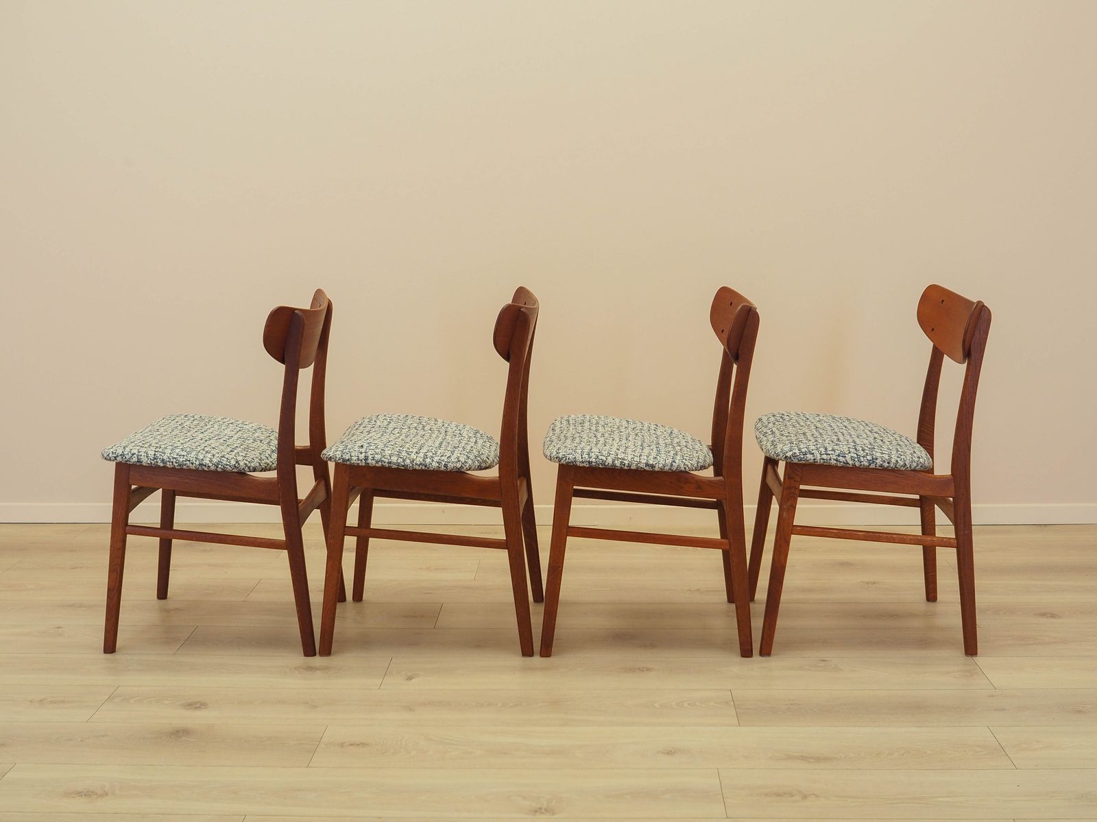 Meubels Set van vier teakhouten stoelen, Deens design, jaren 1970, gemaakt in Denemarken photo