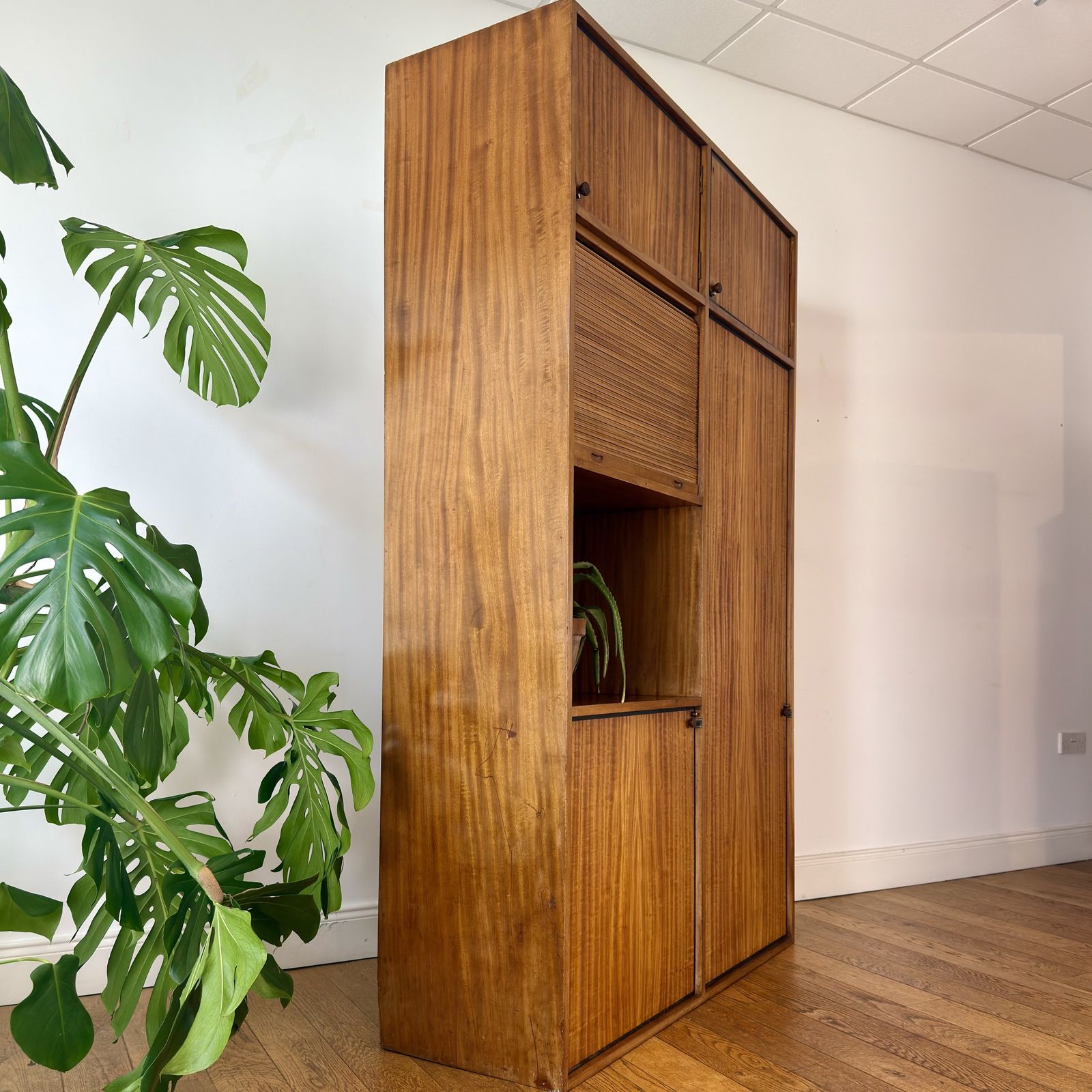Mid Century Linen Press / Shelving Cupboard photo buy