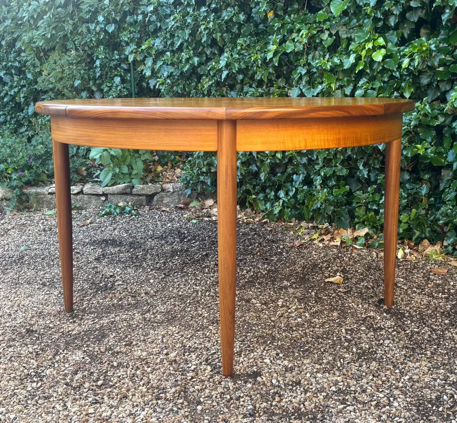 G Plan Mid Century Circular Extendable Dining Table photo vinterior