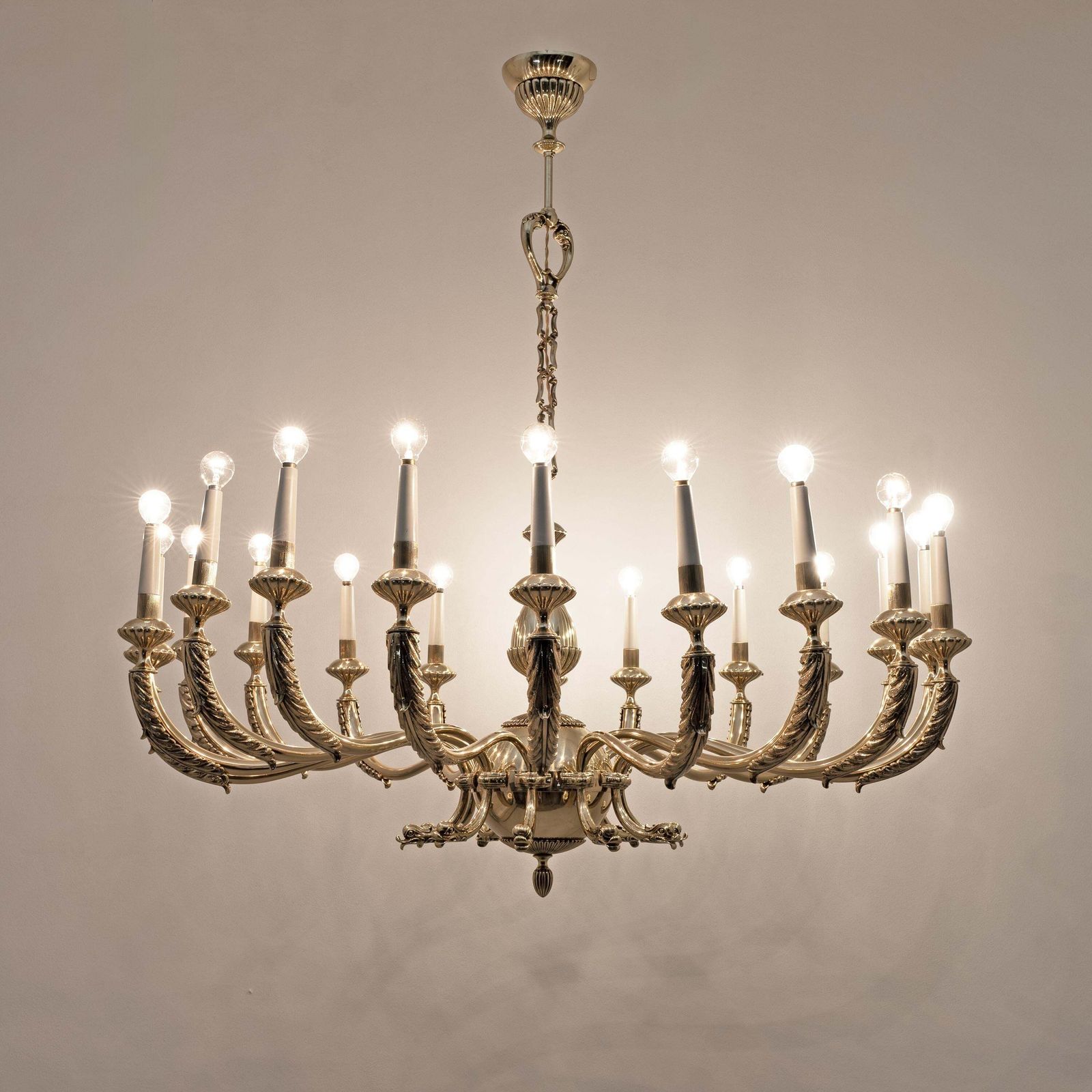 Italian Neoclassical Style 20 Light Brass Chandelier, 1950s photo 7835.0