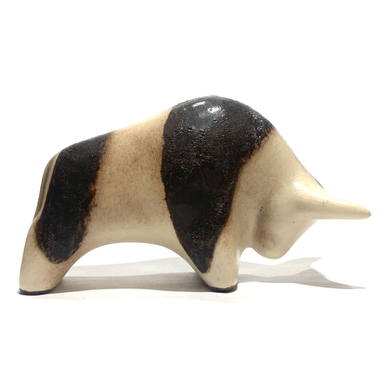 Otto Keramik stier in natuurlijke fat lava glazuur, West German Pottery stijl sculptuur photo for sale