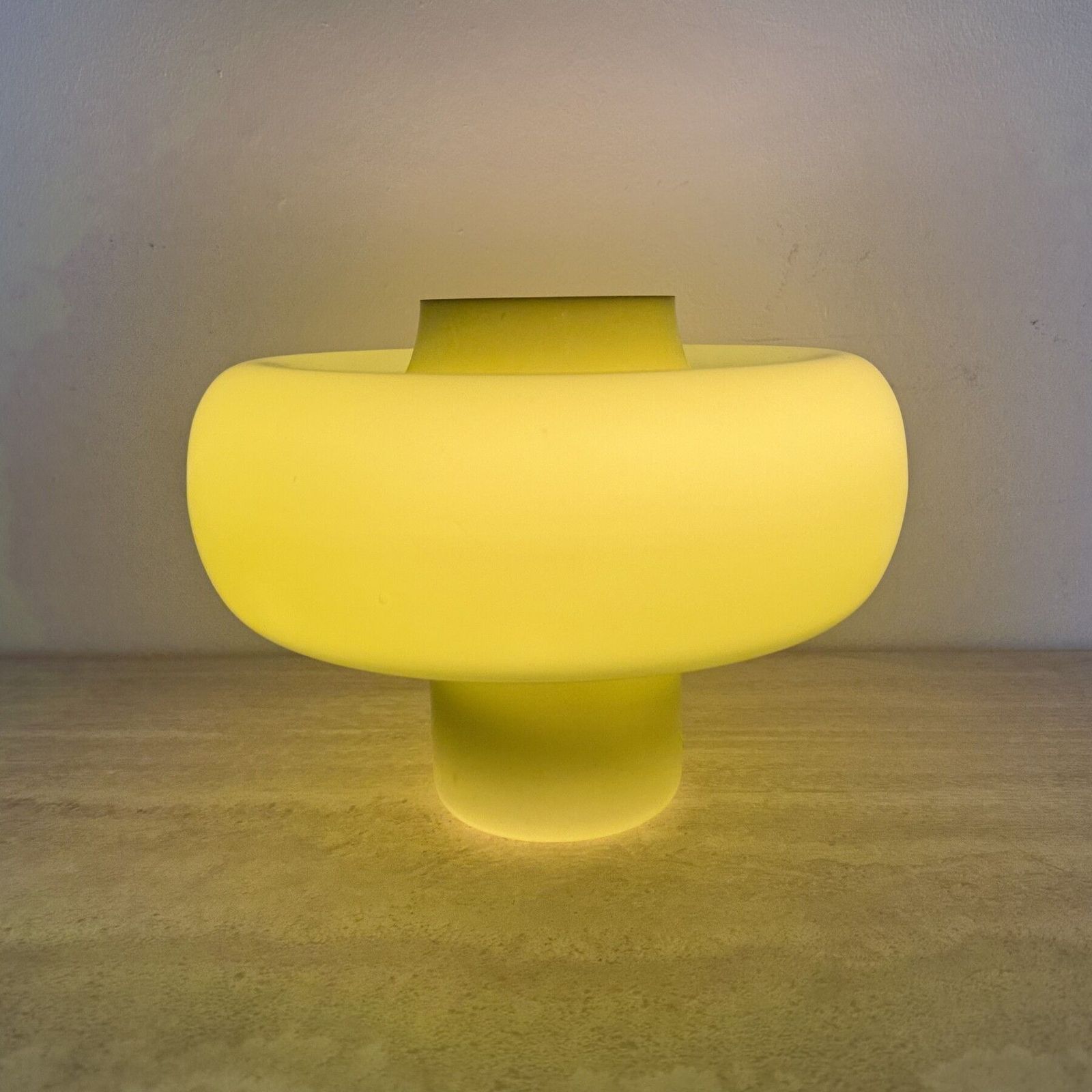 Mid Century Design Groene Glazen Zweedse Tafellamp, Jaren 1970 photo for sale