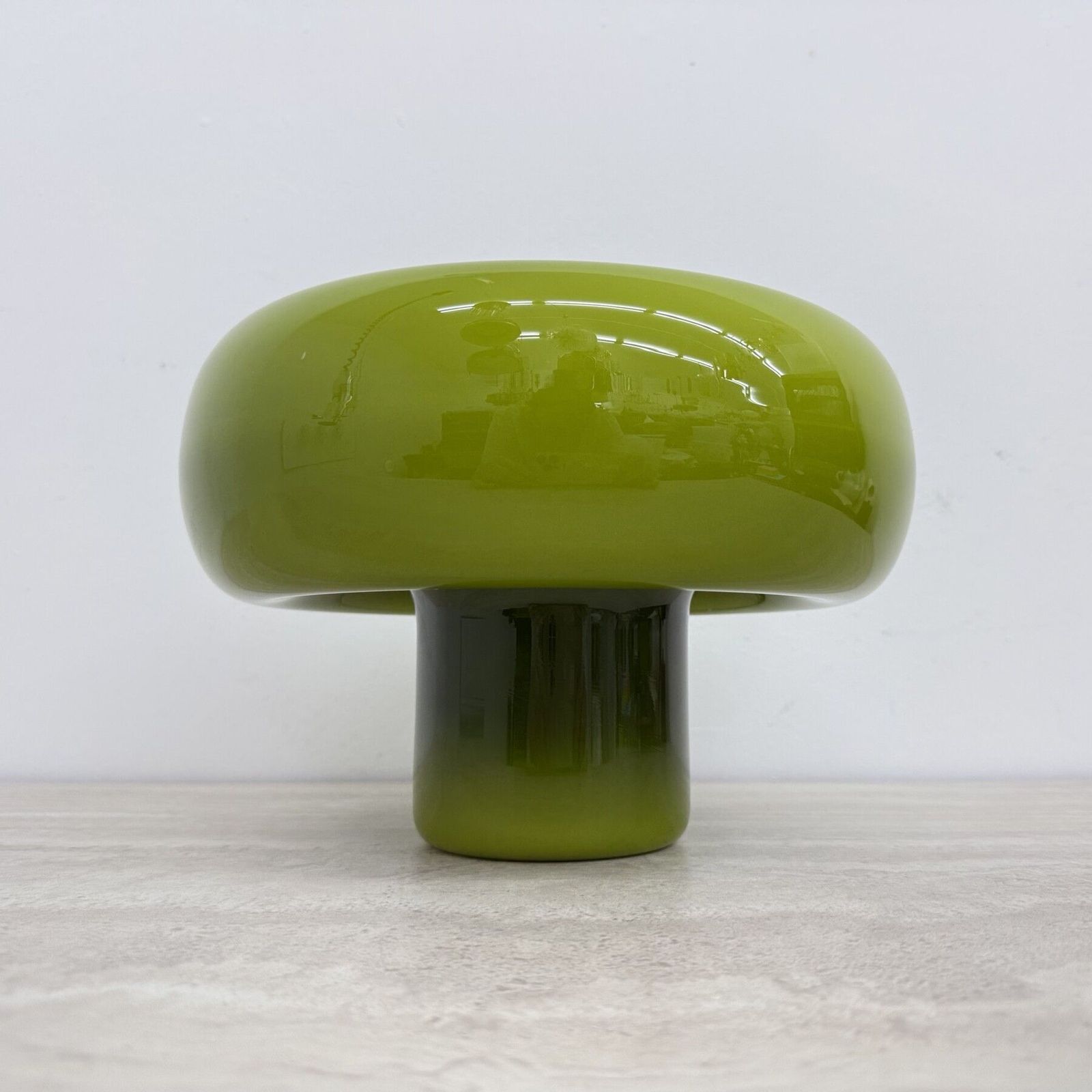402.0 Mid Century Design Groene Glazen Zweedse Tafellamp, Jaren 1970 photo