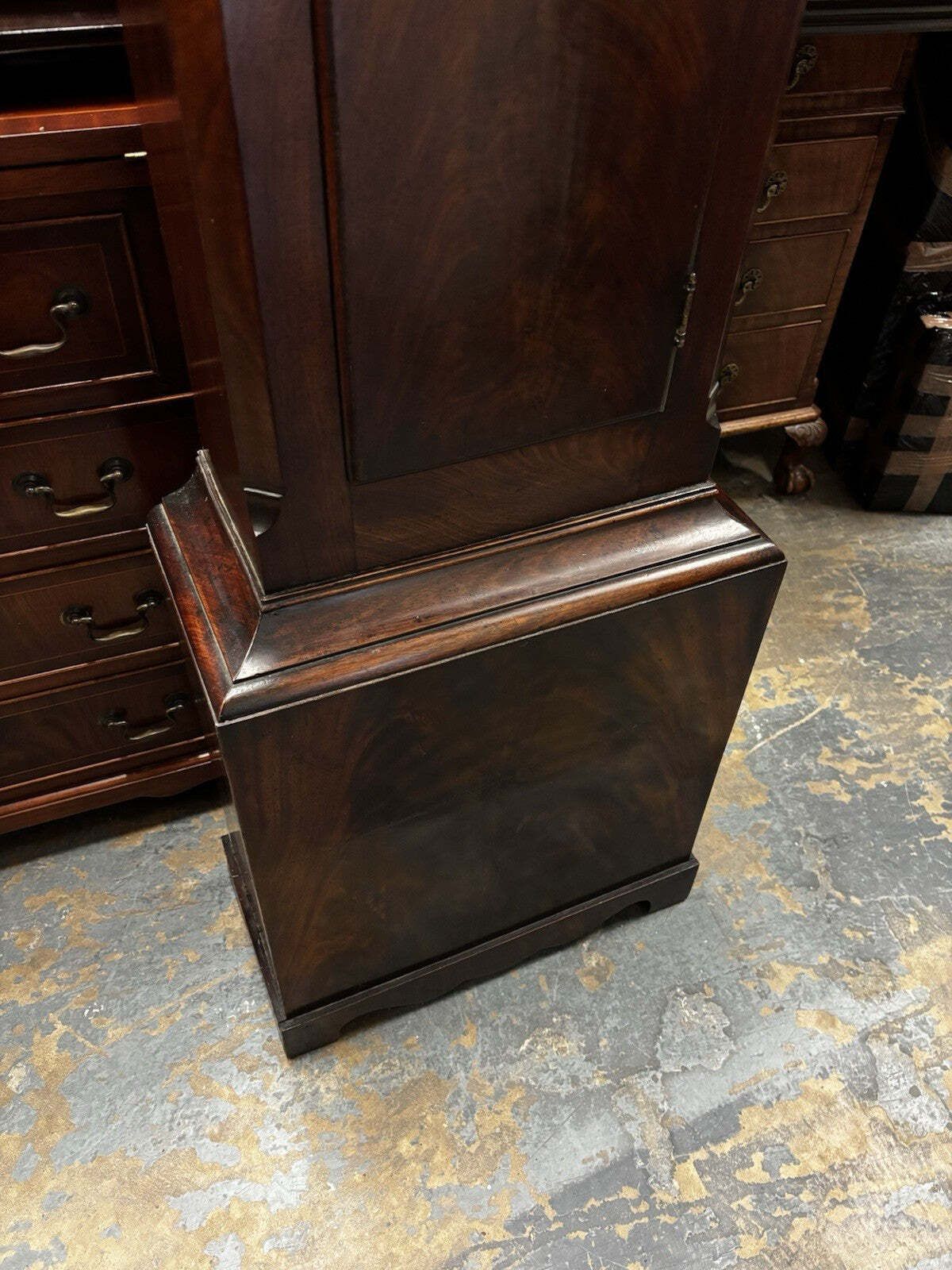 photo furniture Georgian Mahogany Longcase Clock, Silvered Dial. 8 Day