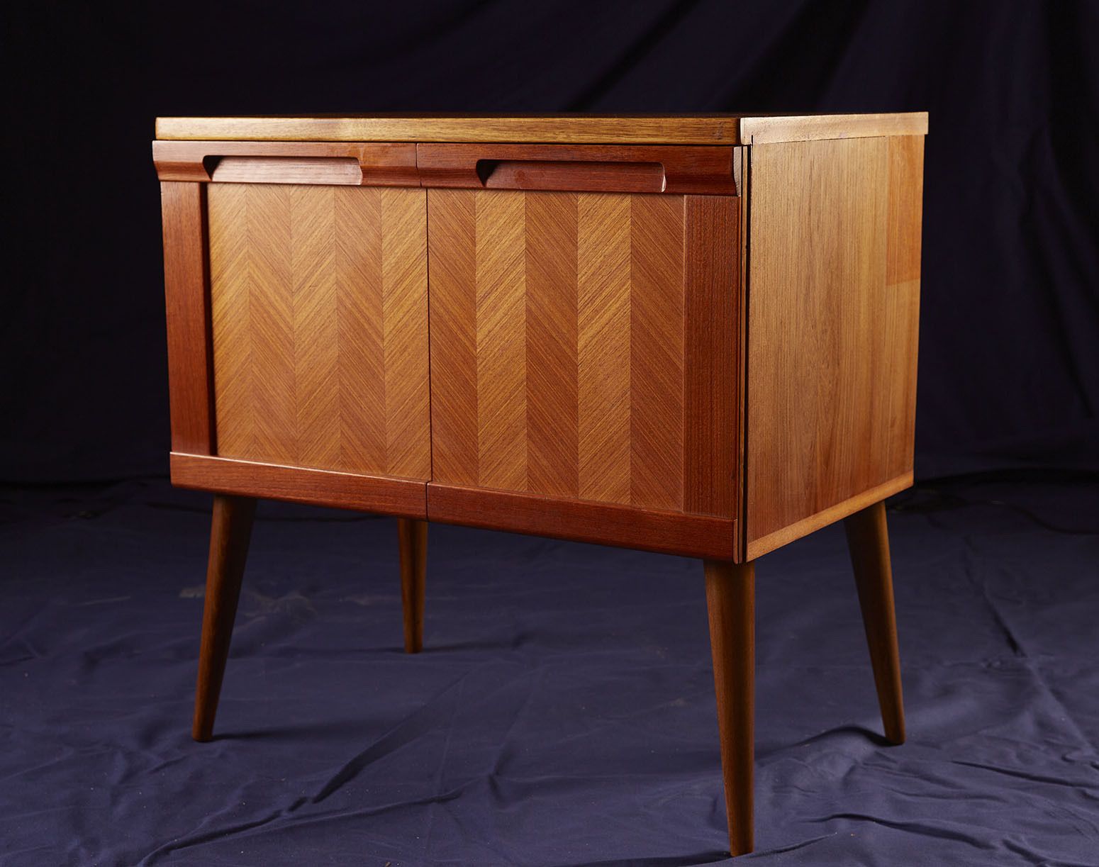 Mid Century Vintage G Plan Chevron Teak Record Cabinet Vinyl Lp photo for sale