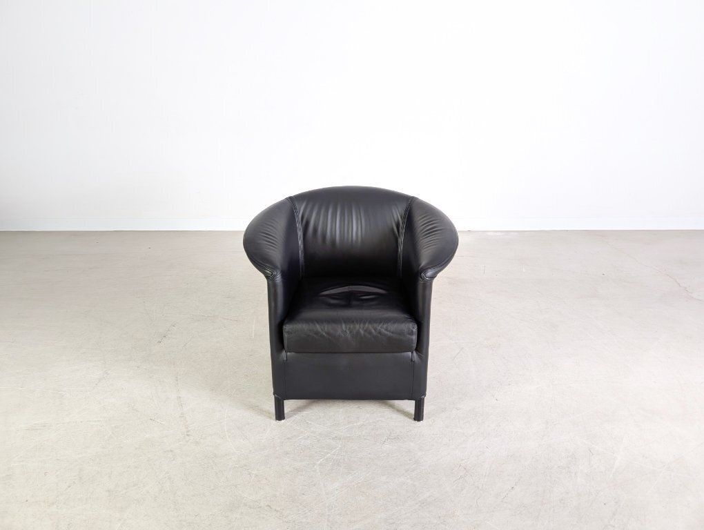 2x Original Wittmann Aura Armchairs, Black Leather, Paolo Piva photo furniture
