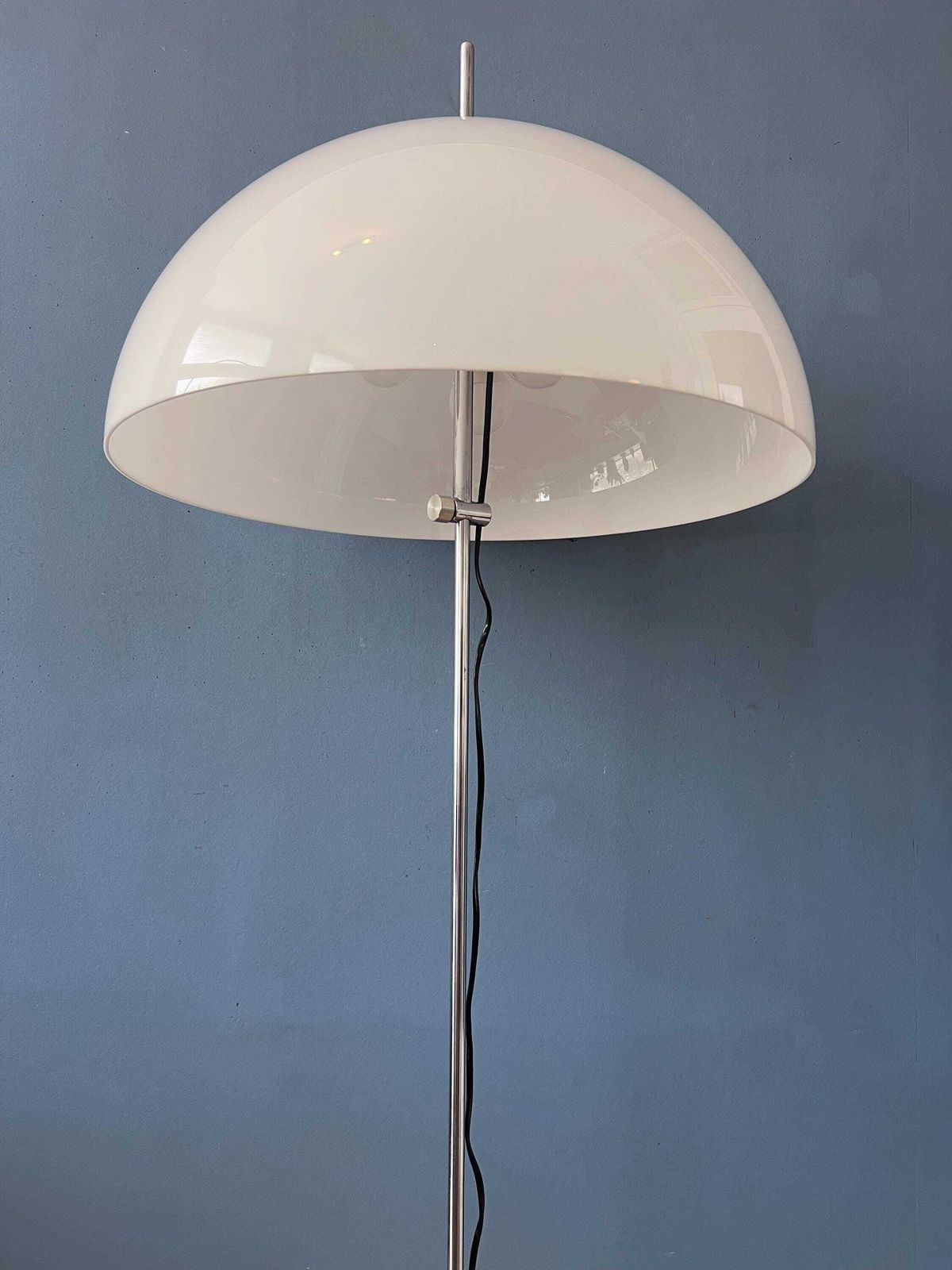 Vintage Gepo Space Age Mushroom Vloerlamp, Witte Acrylglazen Kap photo buy