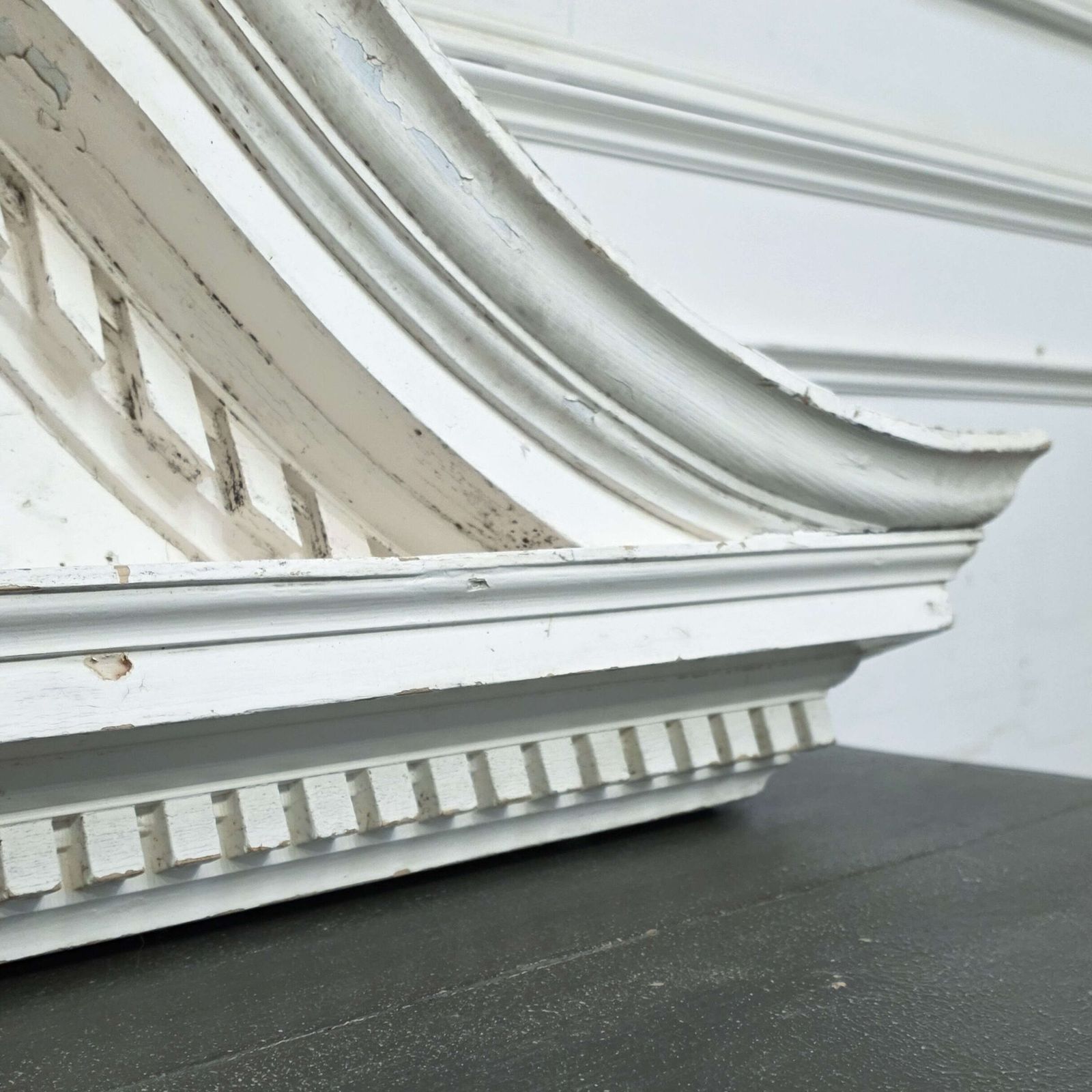 Large 19th C Overdoor Pediment photo vinterior