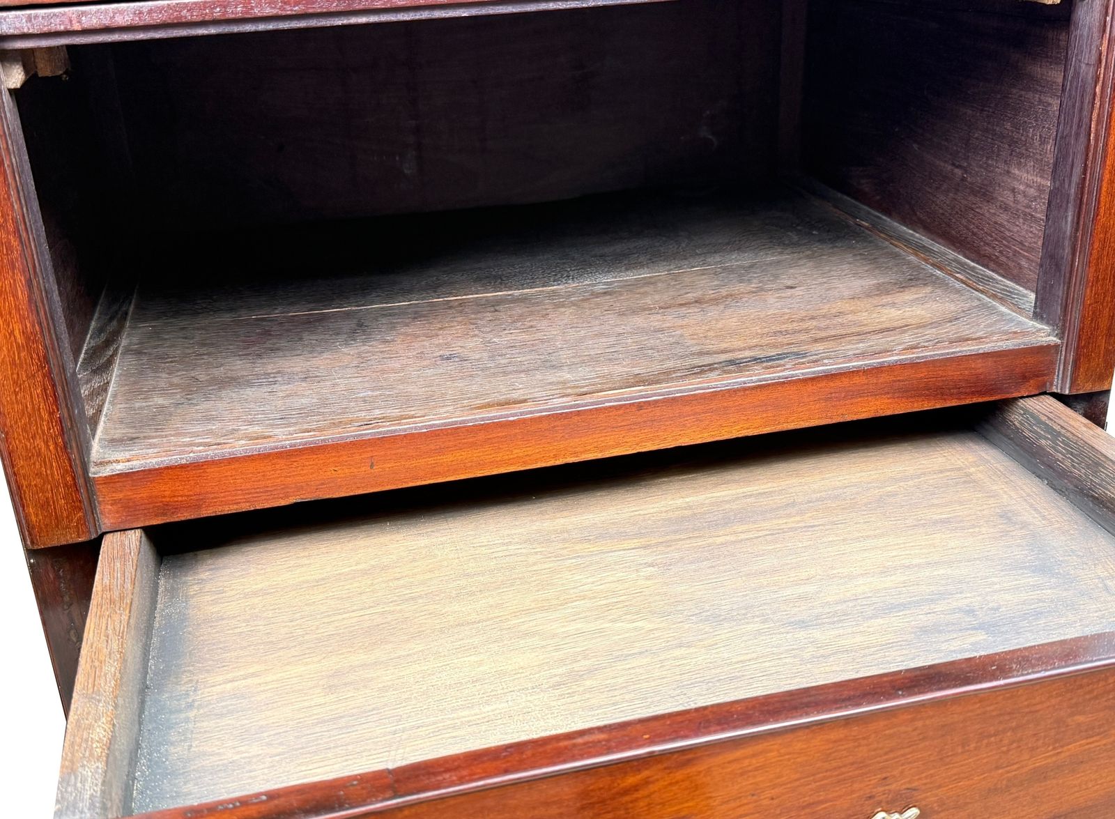 Georgian 18th Century Matched Pair Of Mahogany Bedside Night Tables (England, Circa 1760) photo for sale