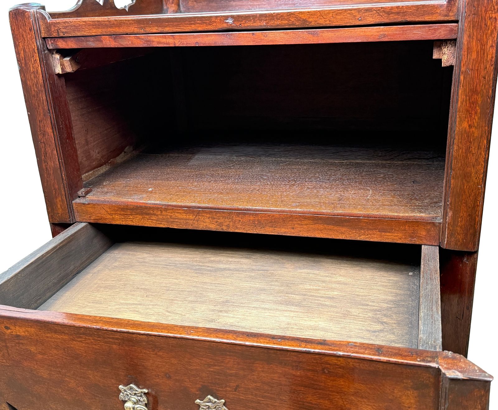 Georgian 18th Century Matched Pair Of Mahogany Bedside Night Tables (England, Circa 1760) photo 8850.0